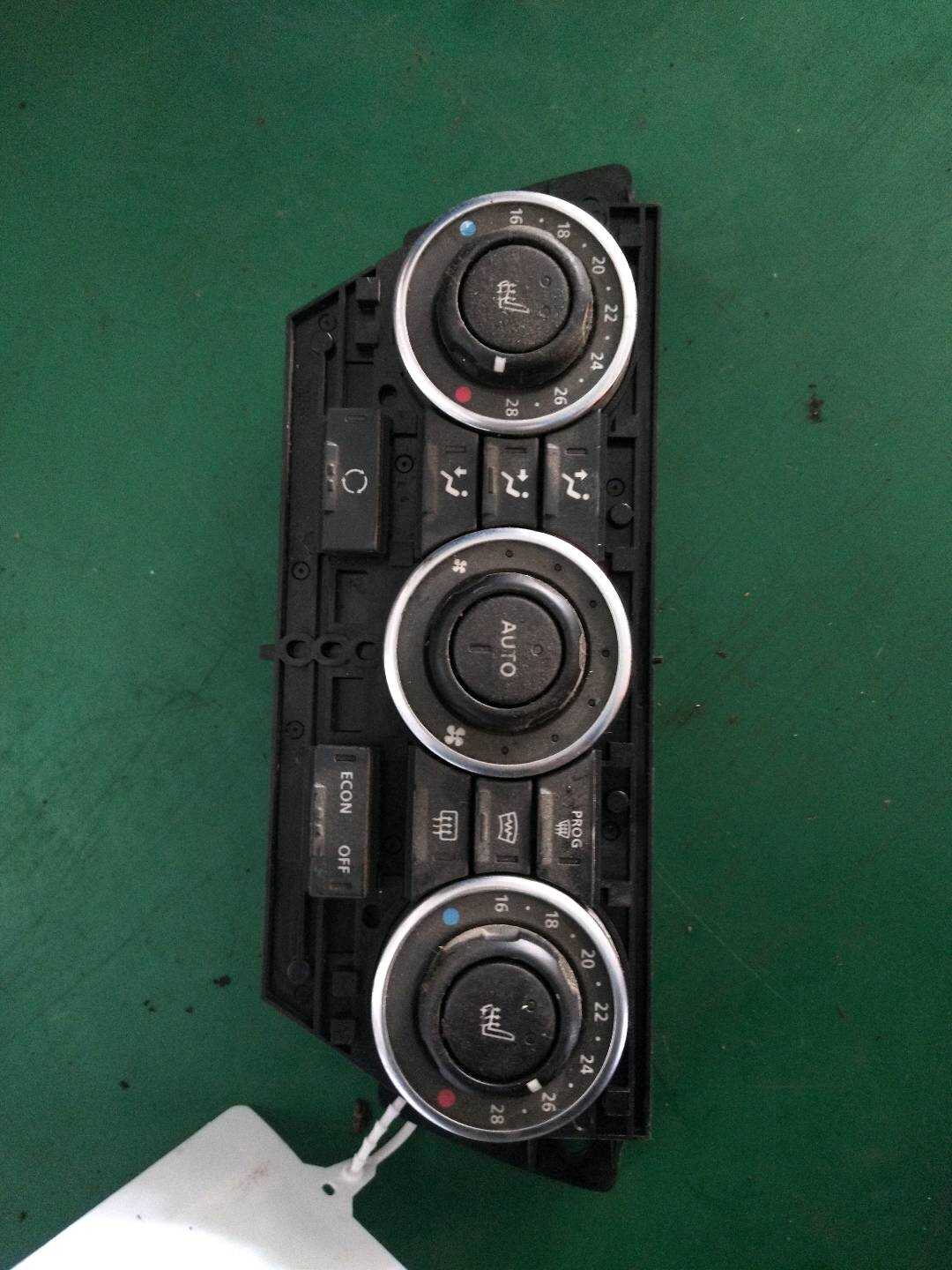 LR002730 A/C Controller