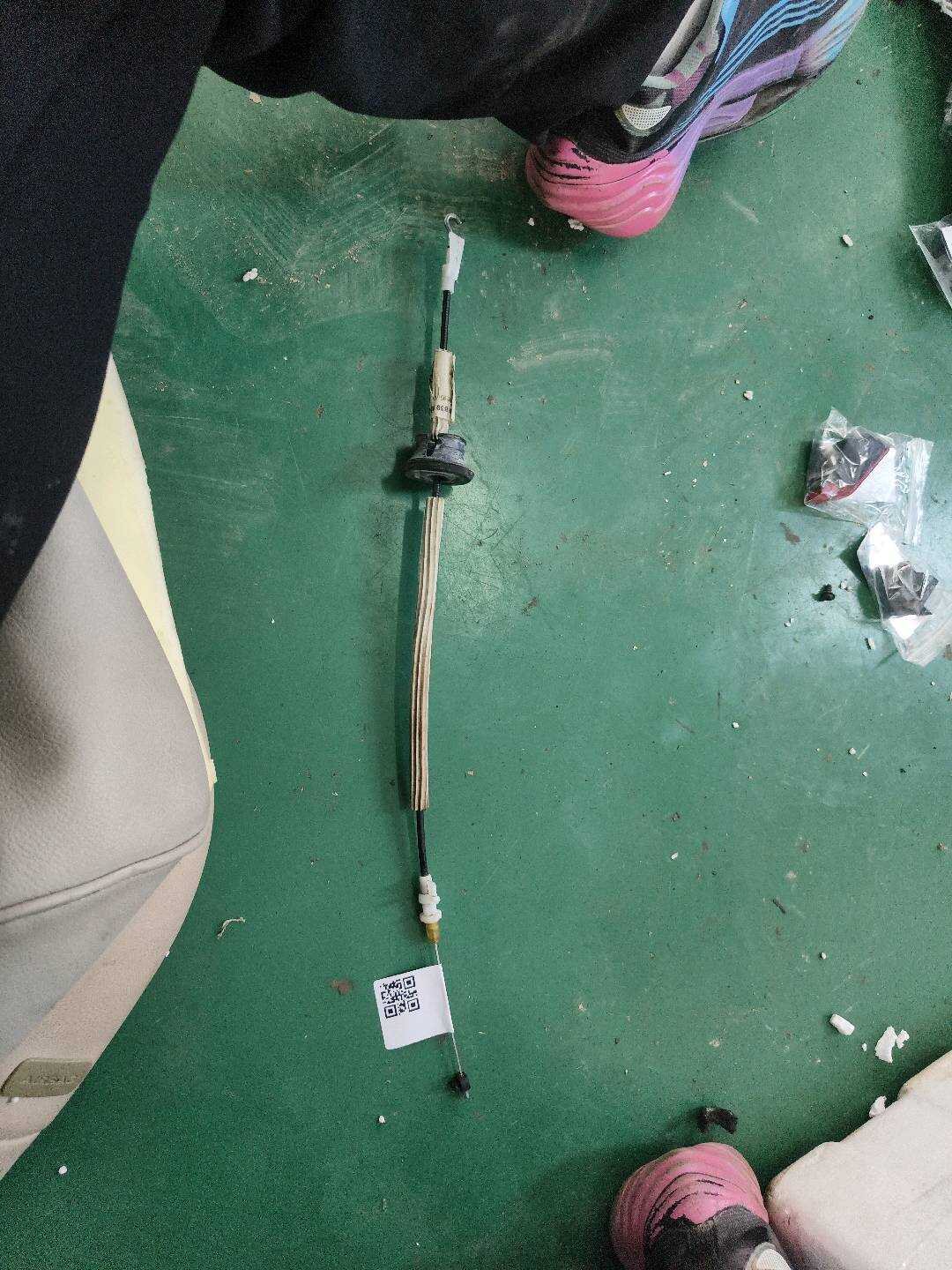 L8R0839085B 后门内拉手拉线(右)