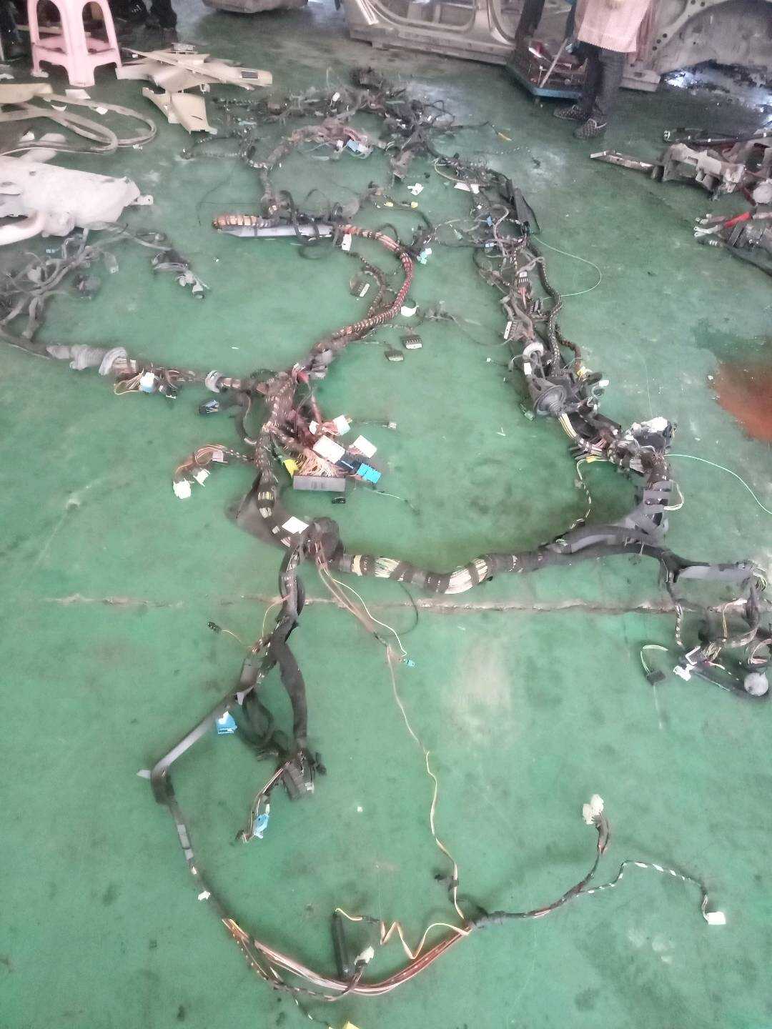 61119144796 车身线束