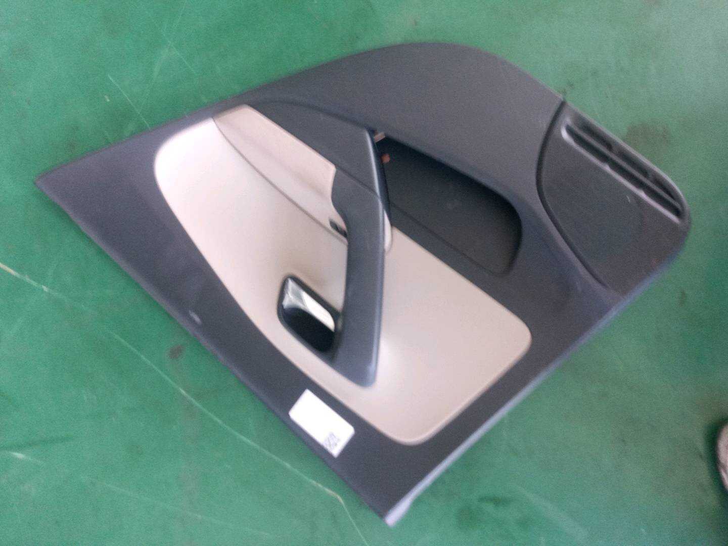 6RD867212ORH 后门内饰板（右）