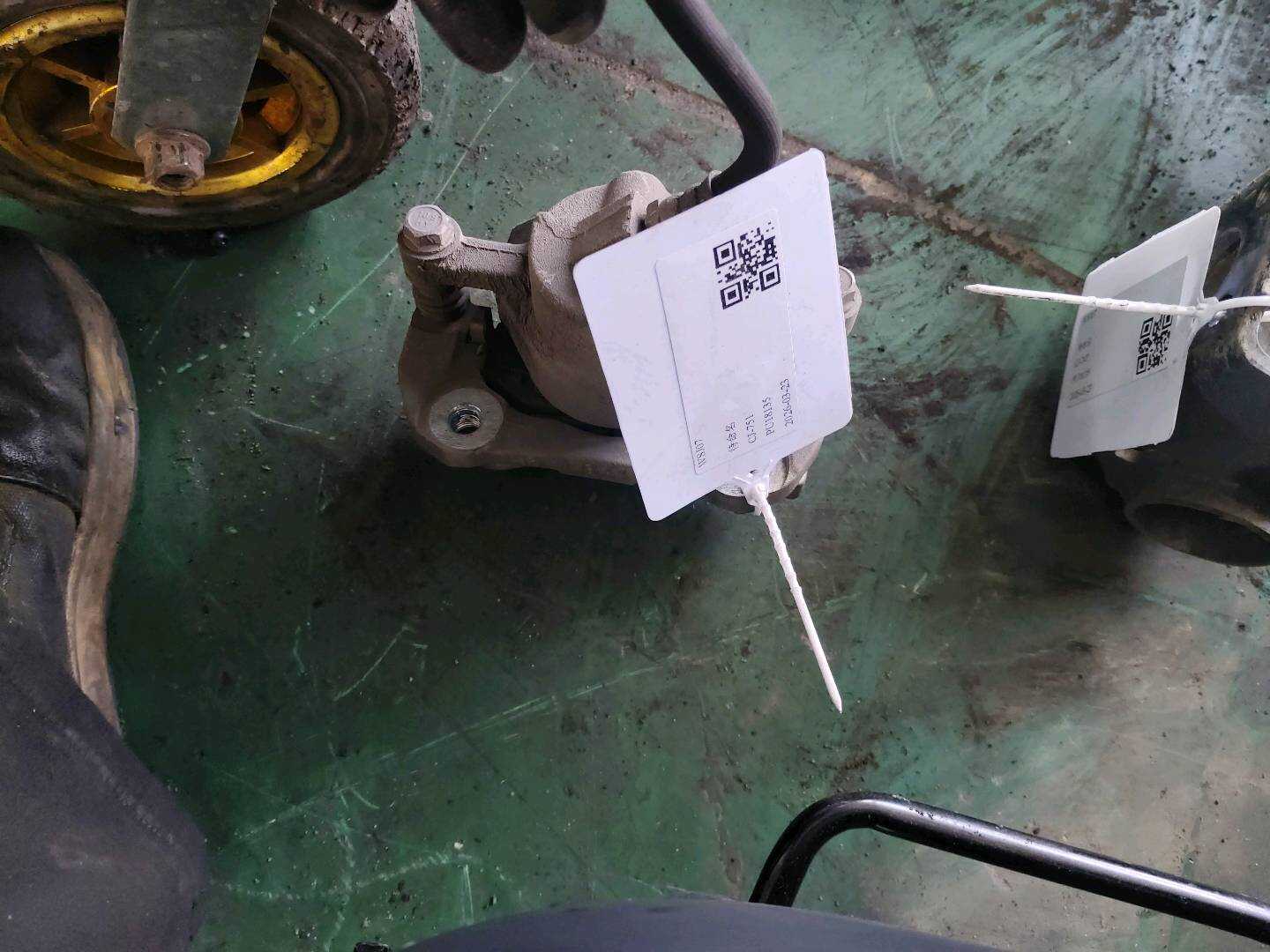 441004843RD005 前制动分泵