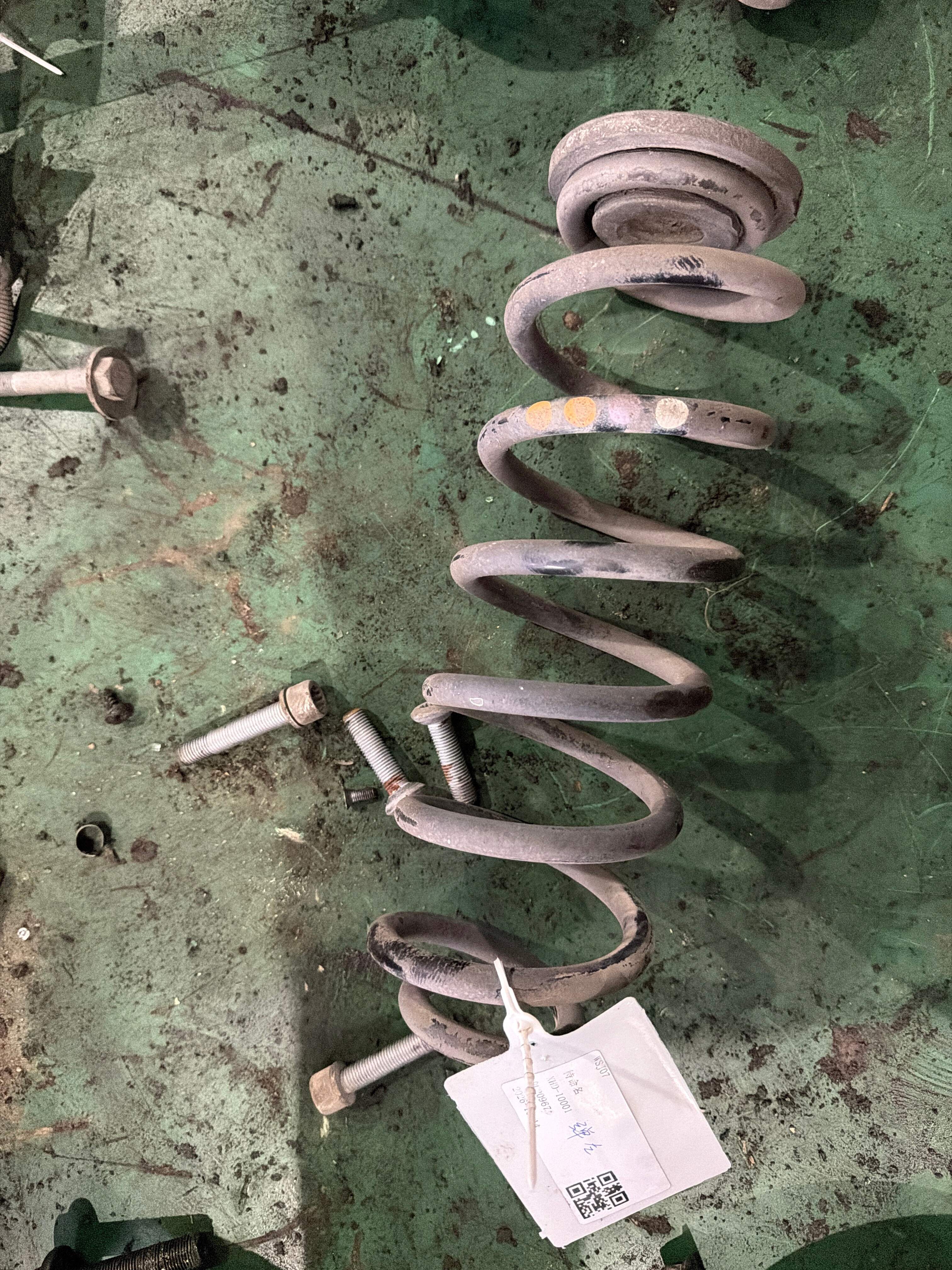 3C0511115AG 后减震器螺旋弹簧