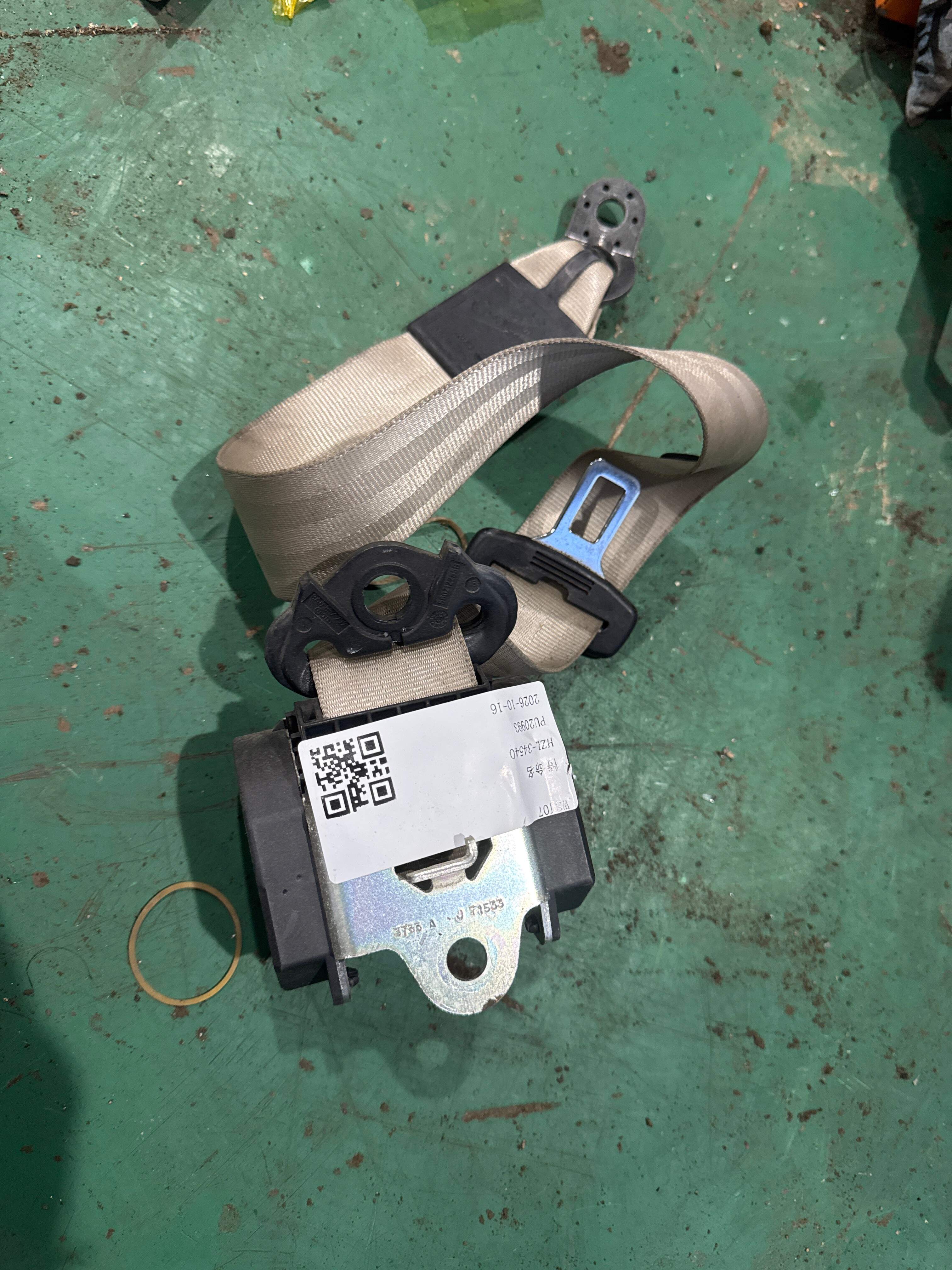 4L0857806G 后座椅侧安全带(右)