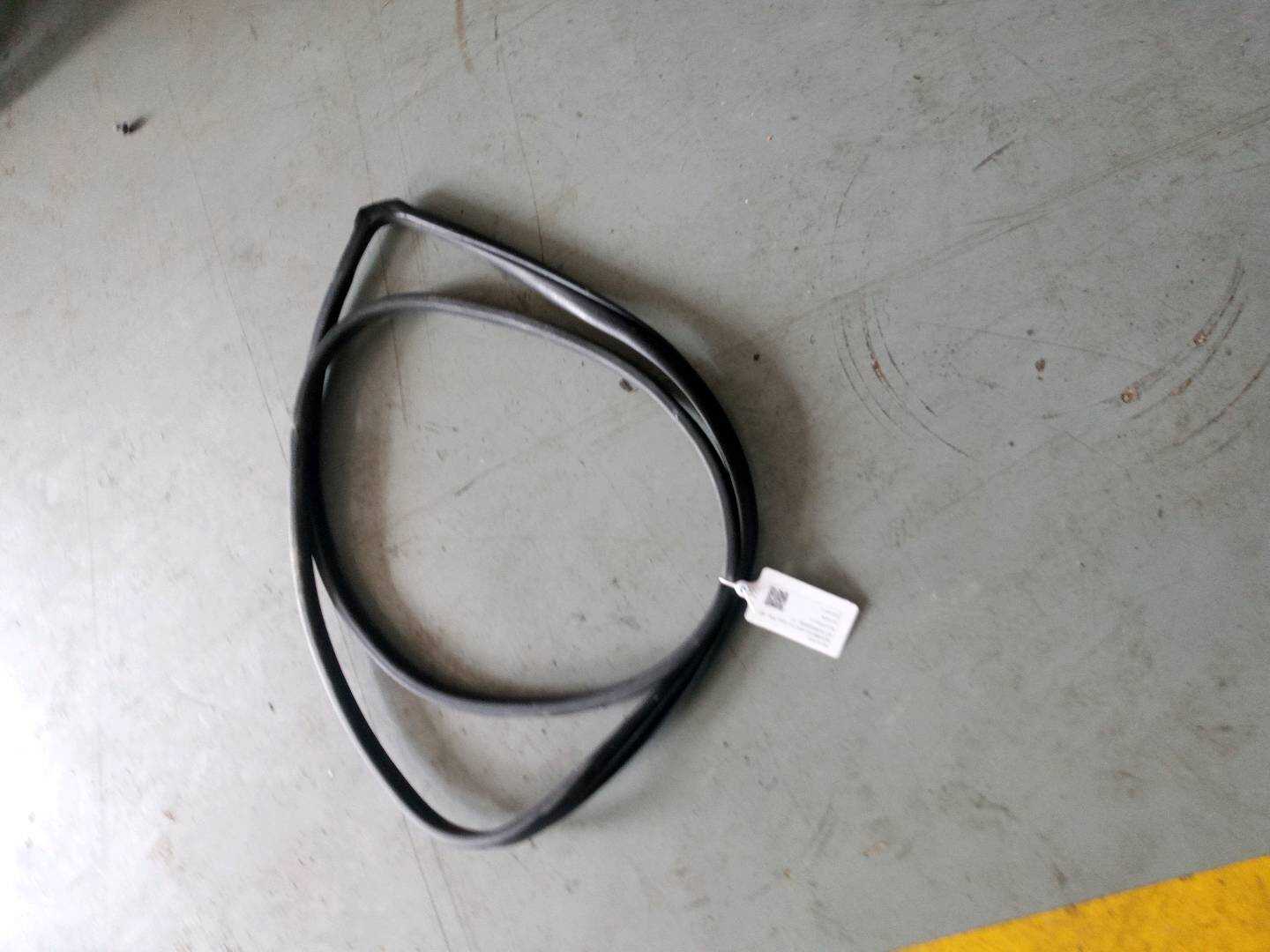 821101F001 前门车身密封胶条（左）