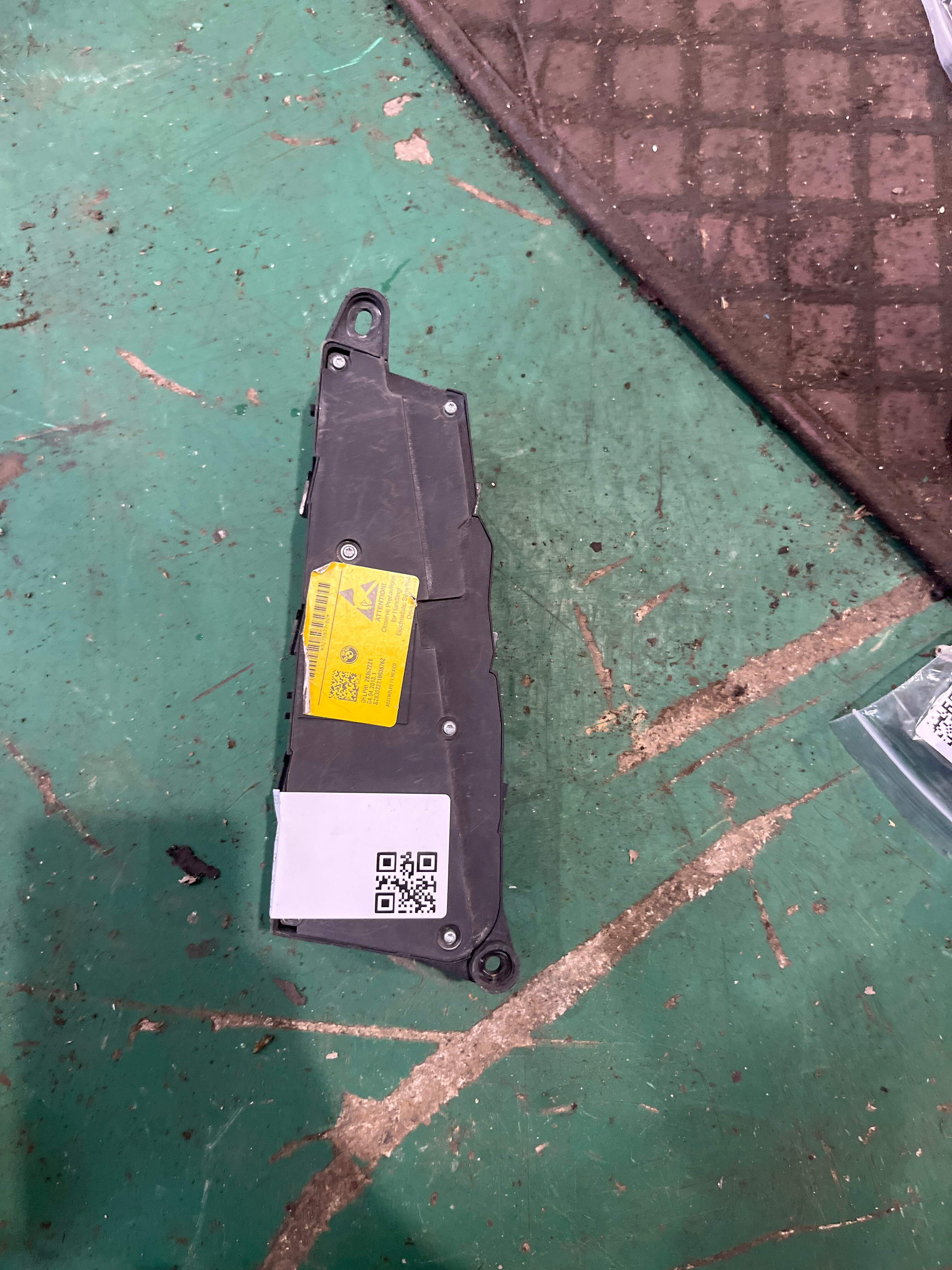 61319275077 驾驶员座椅调节开关