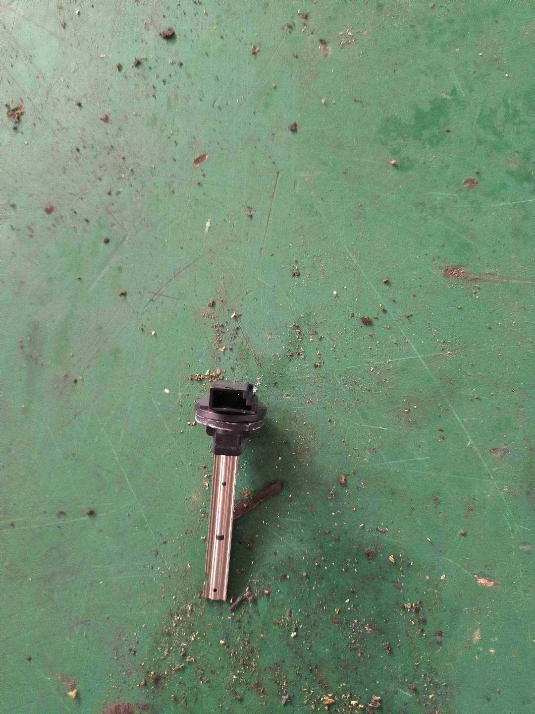 64116929095 车内温度传感器