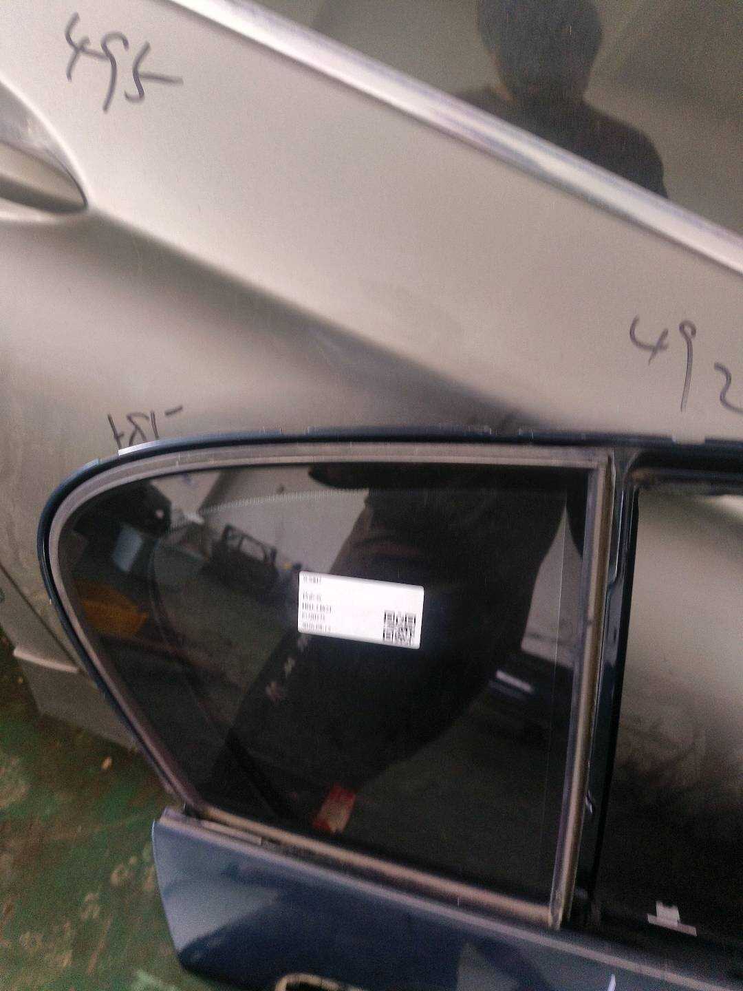 51357269562 后侧围玻璃(右)