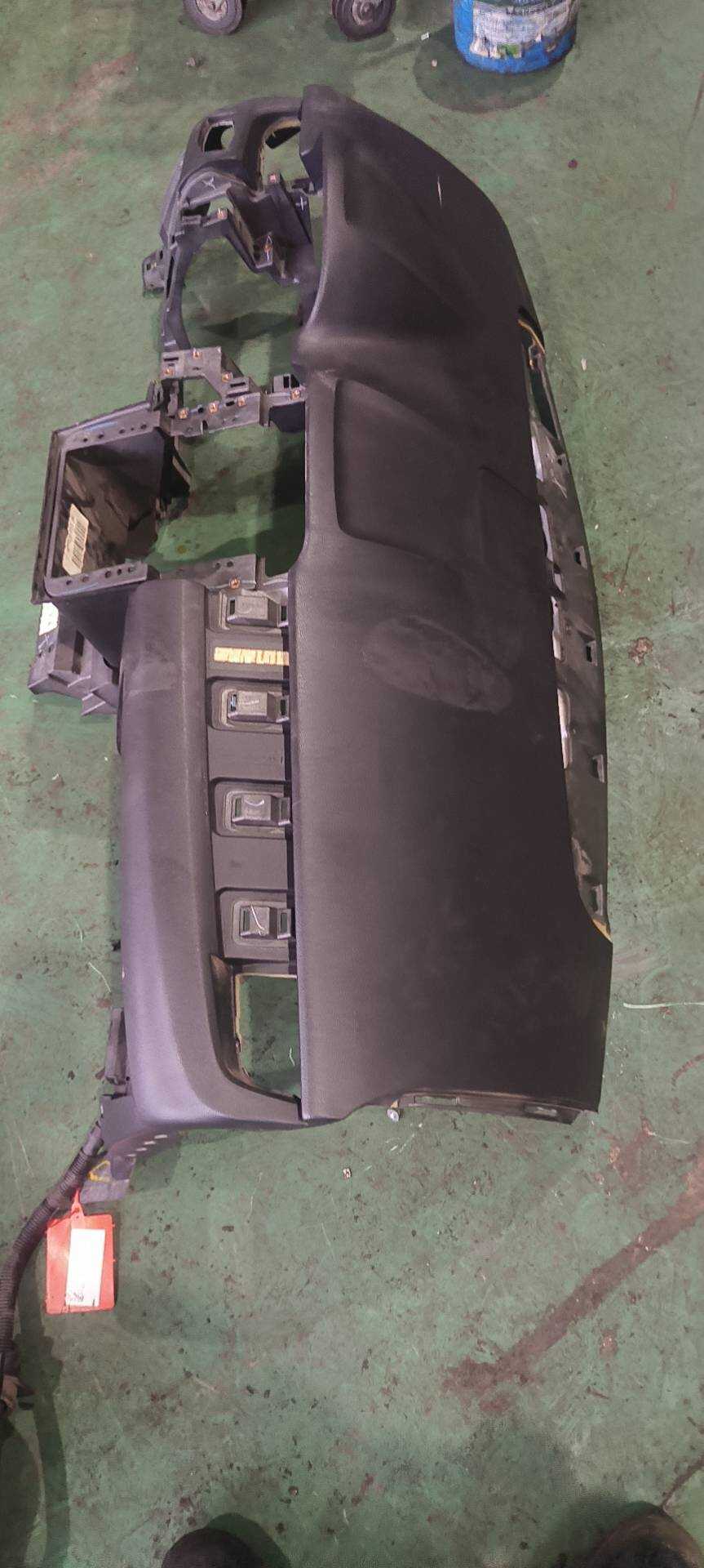 CT4Z7804320AA 仪表台壳