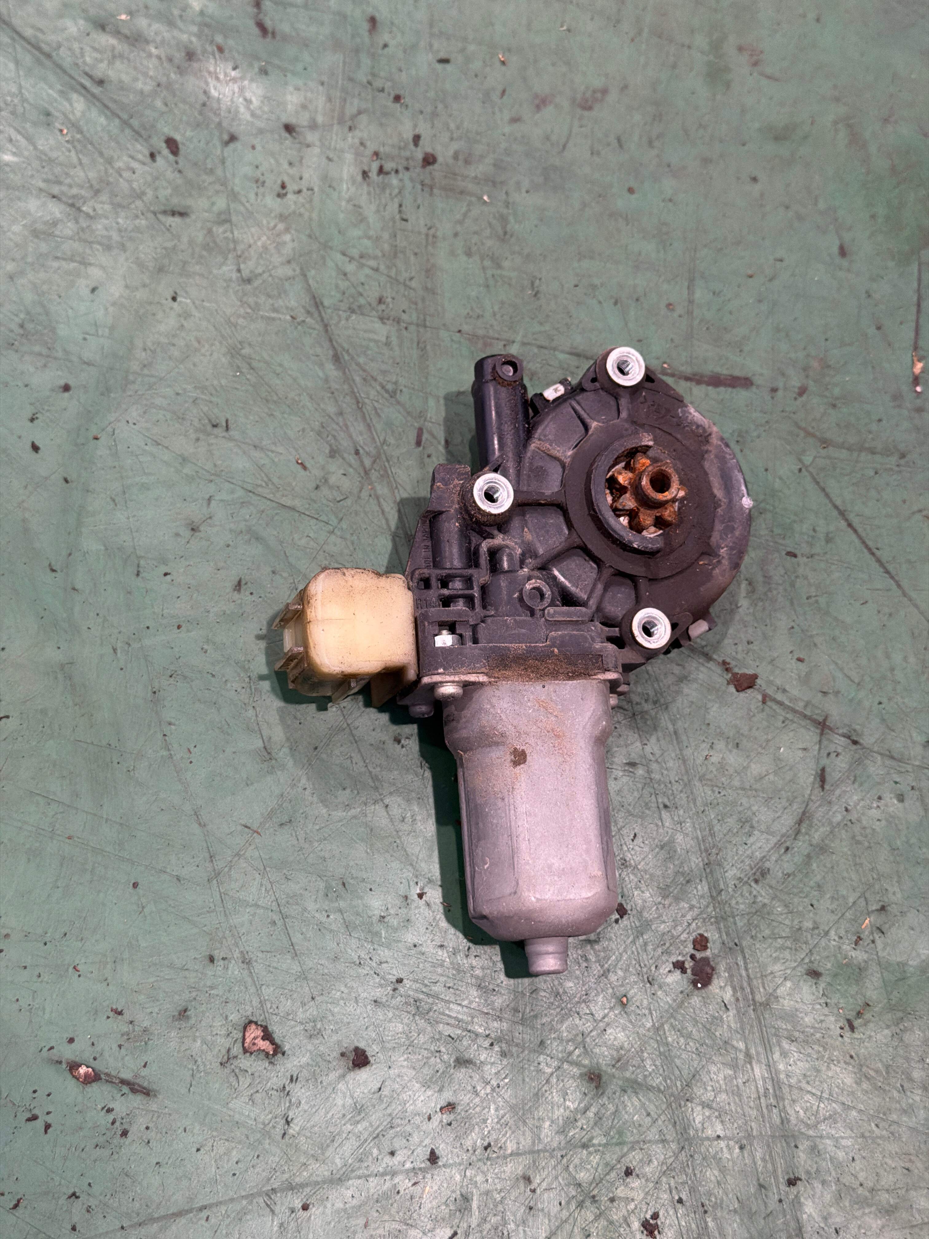 827301BA0A Rear Door Window Motor, Right