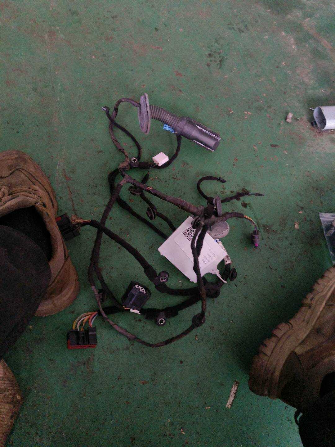 T4A4191 Rear Door Wiring Harness, Left
