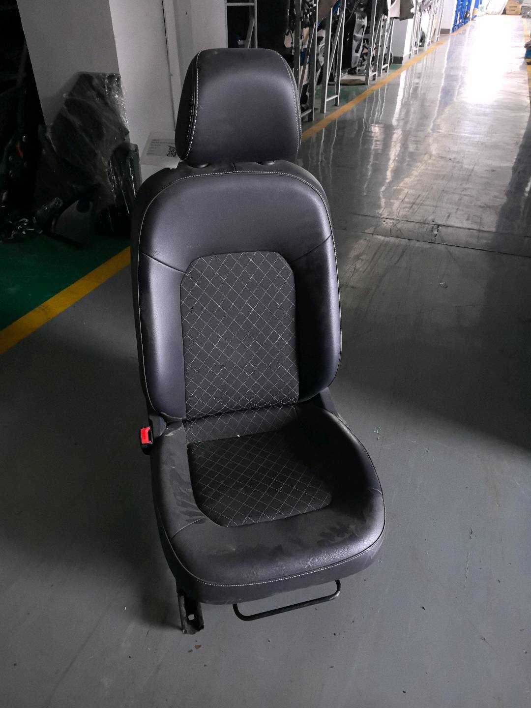 34D881045C 驾驶员座椅总成