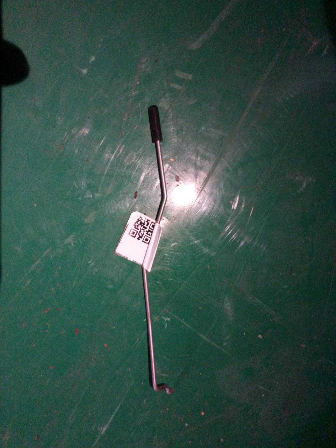 51217275408 前门锁止杆（右）