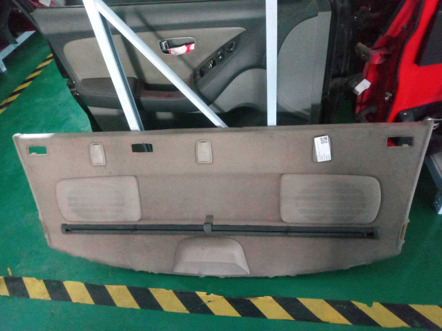 6410133260 Rear Sunshade