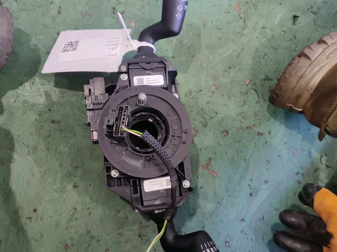 T2H46347 Combination Switch