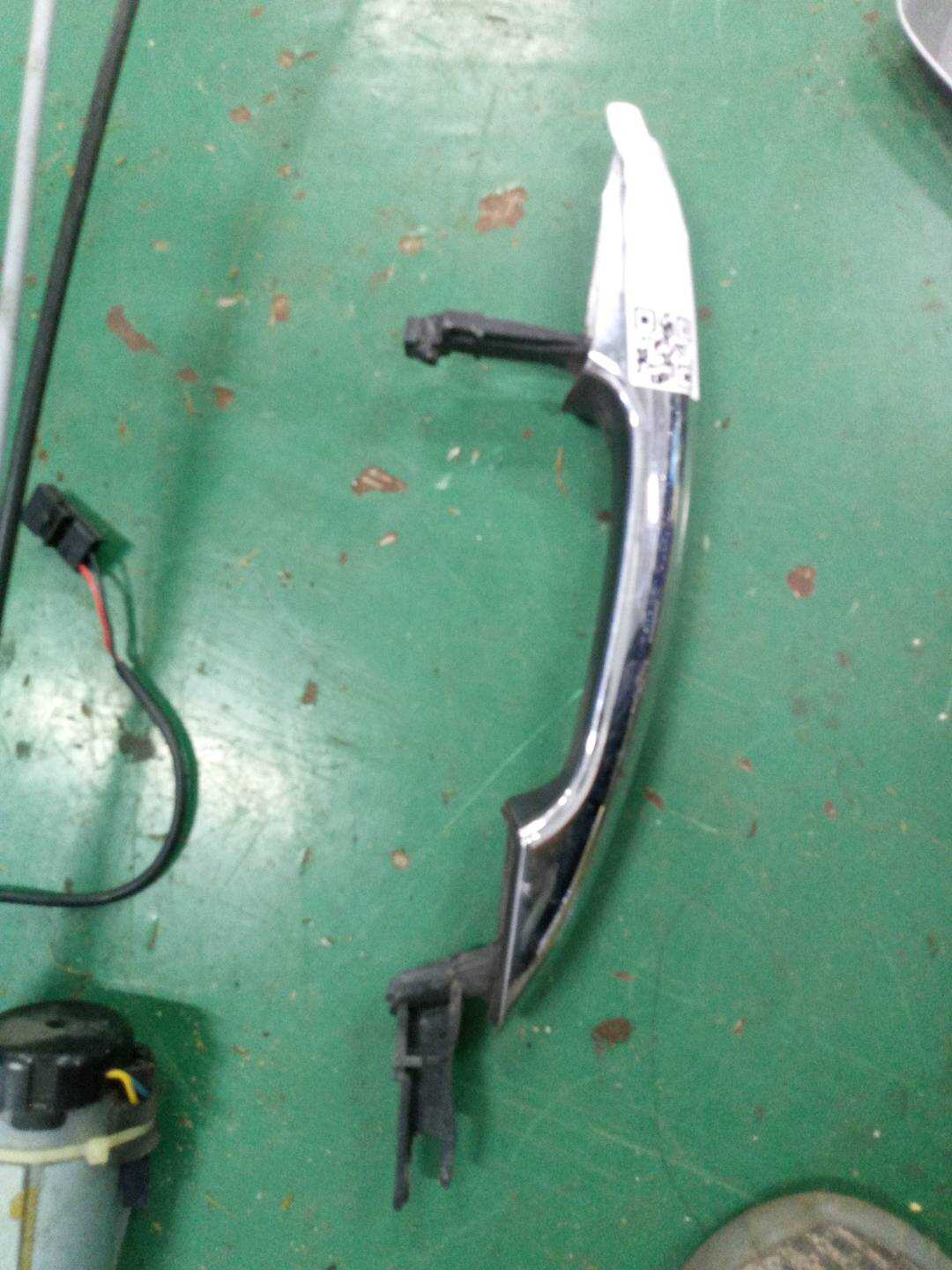 51217317634 前门外拉手(右)