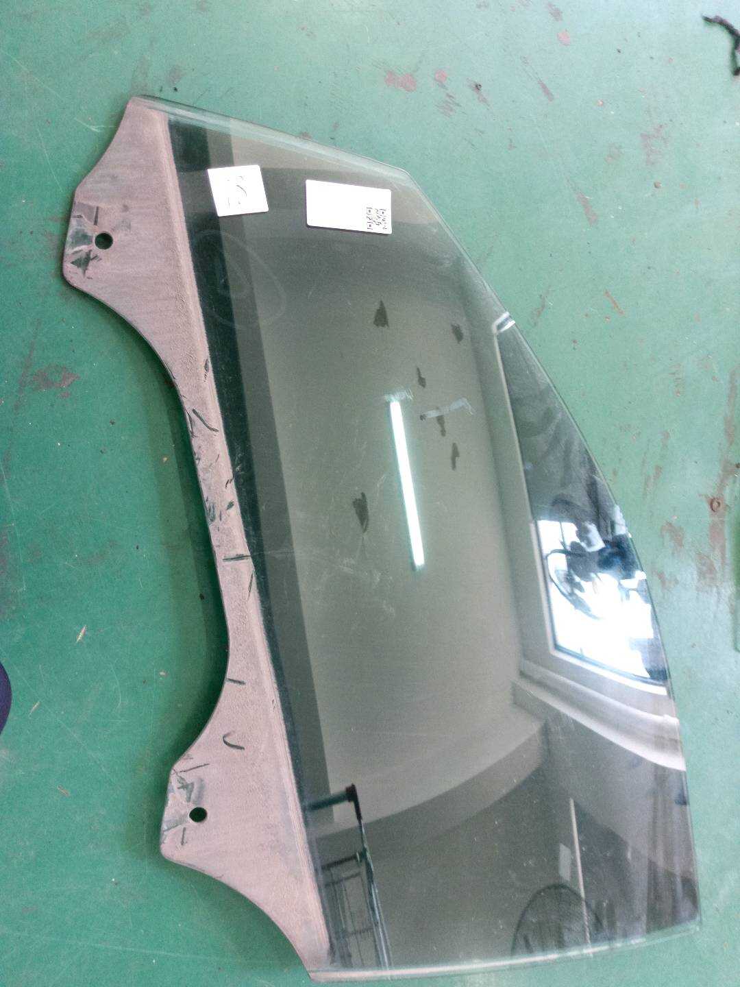 51337292913 Front Door Glass, Left