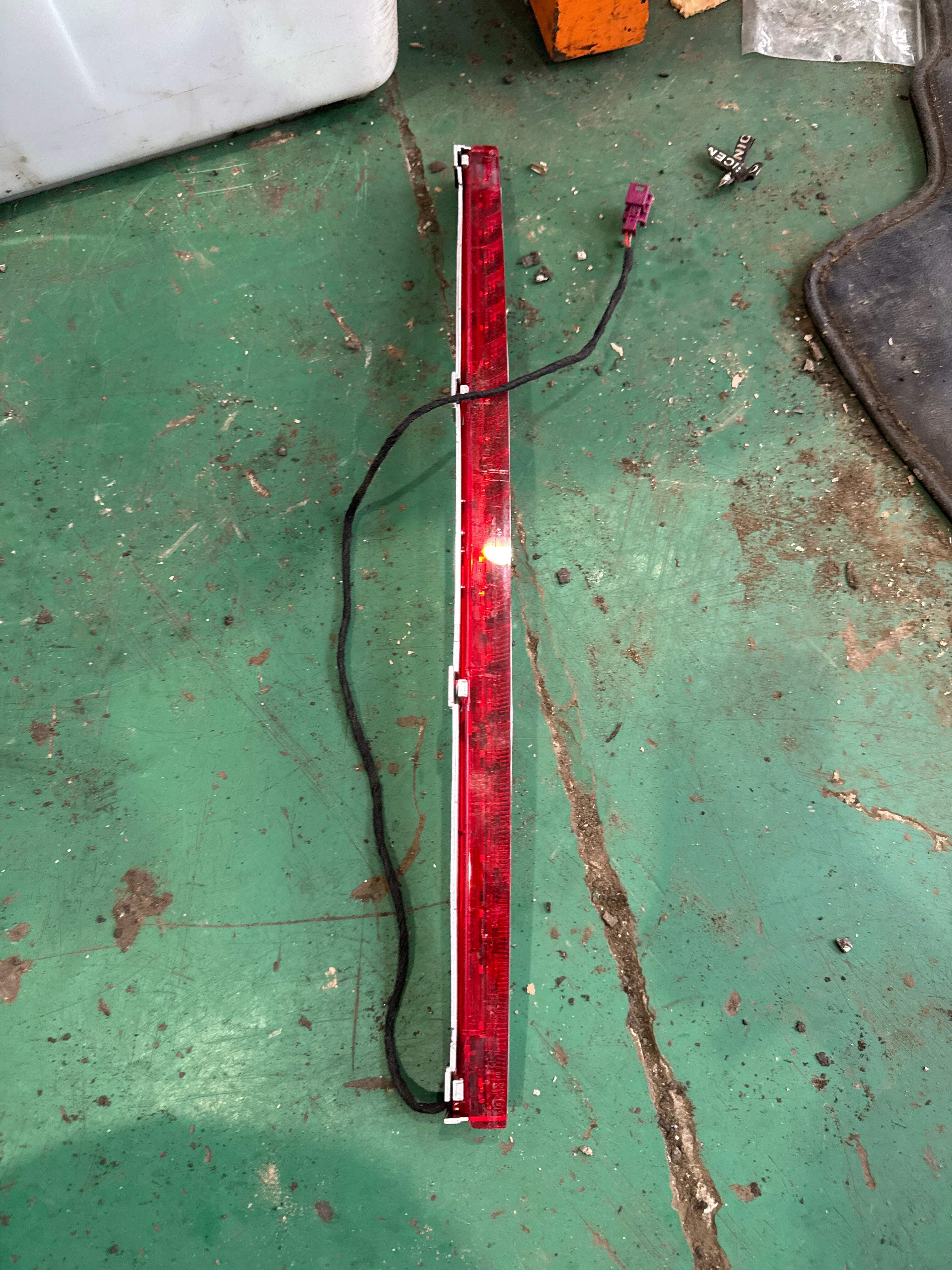 A0999066304 高位刹车灯
