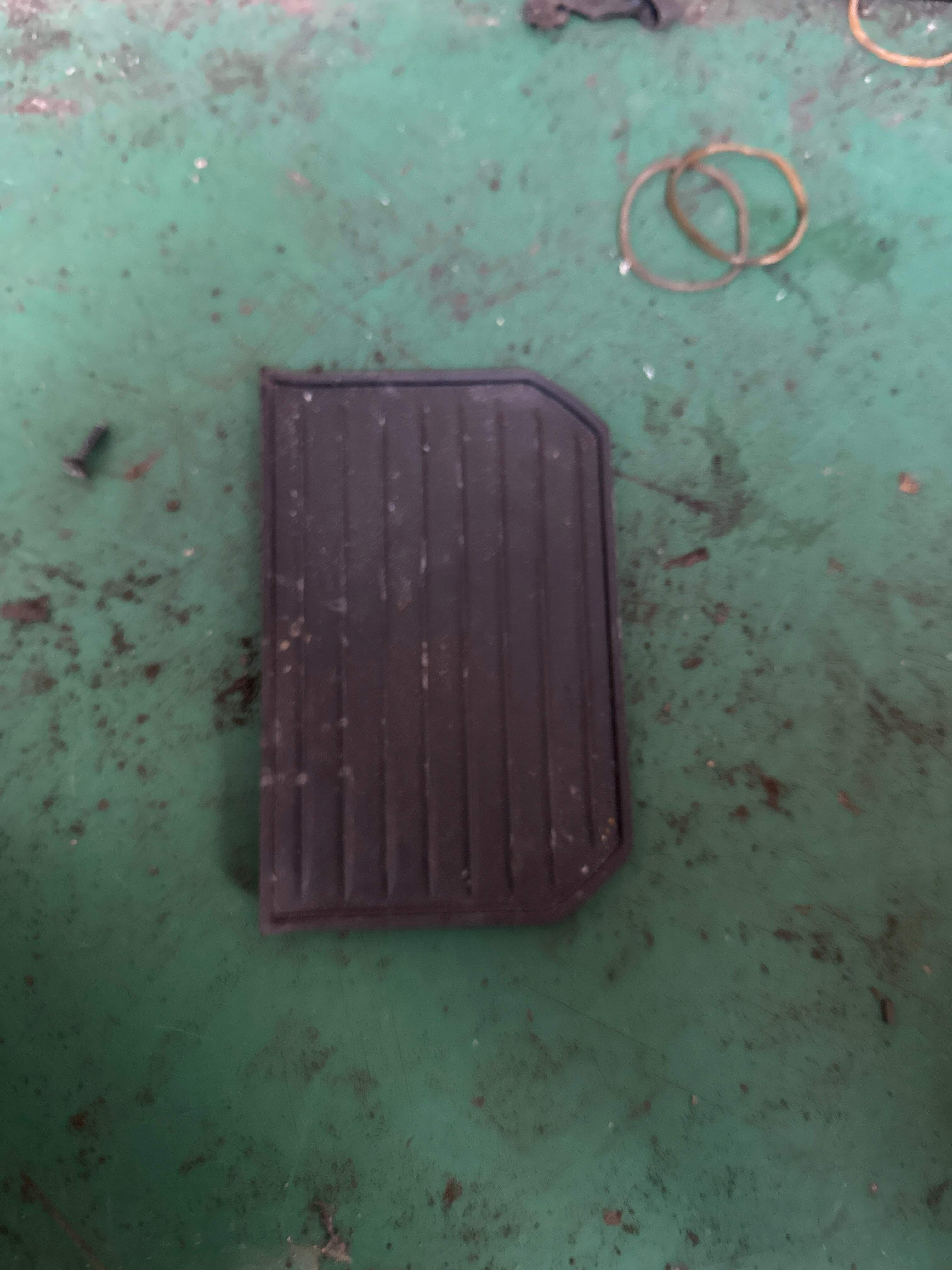 51169383943 Center Console Storage Box Mat