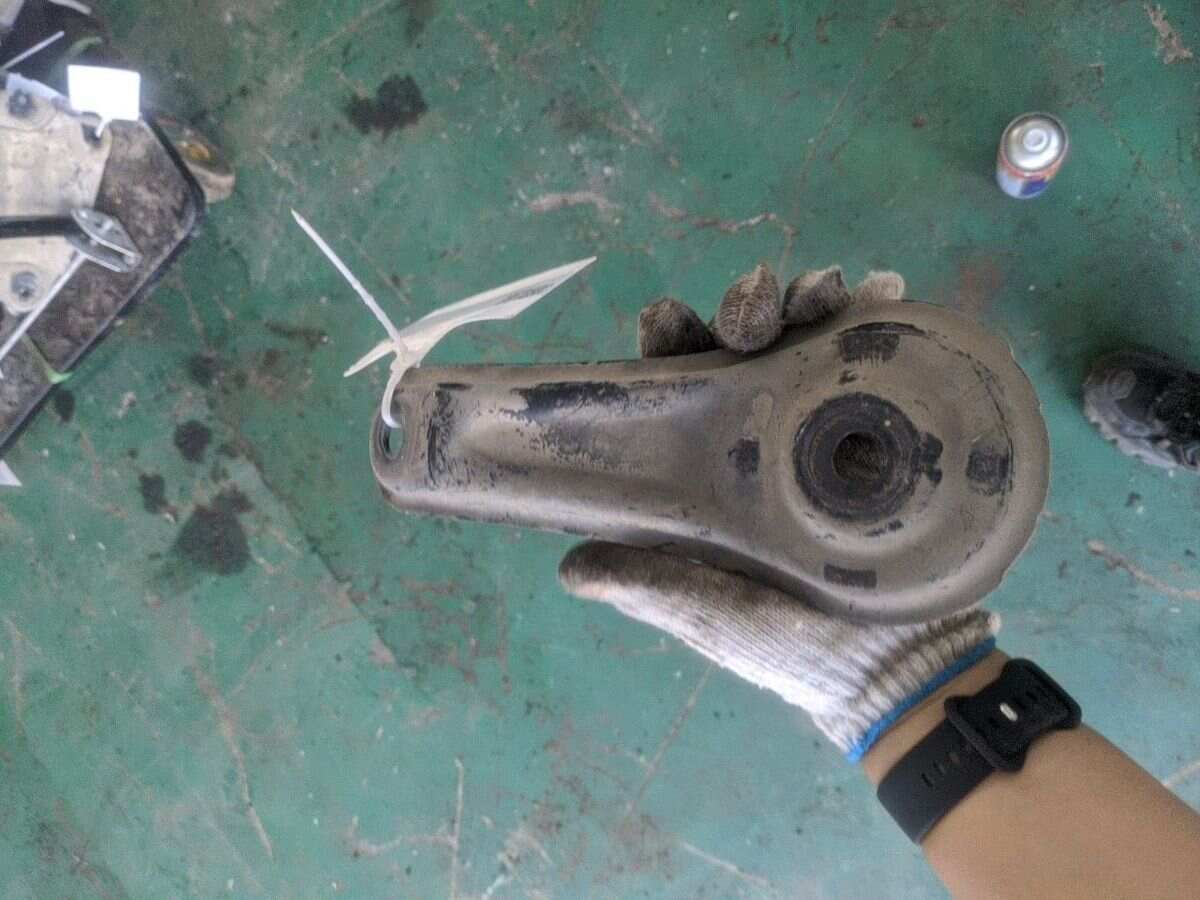 5227448010 Rear Axle Support, Front Left