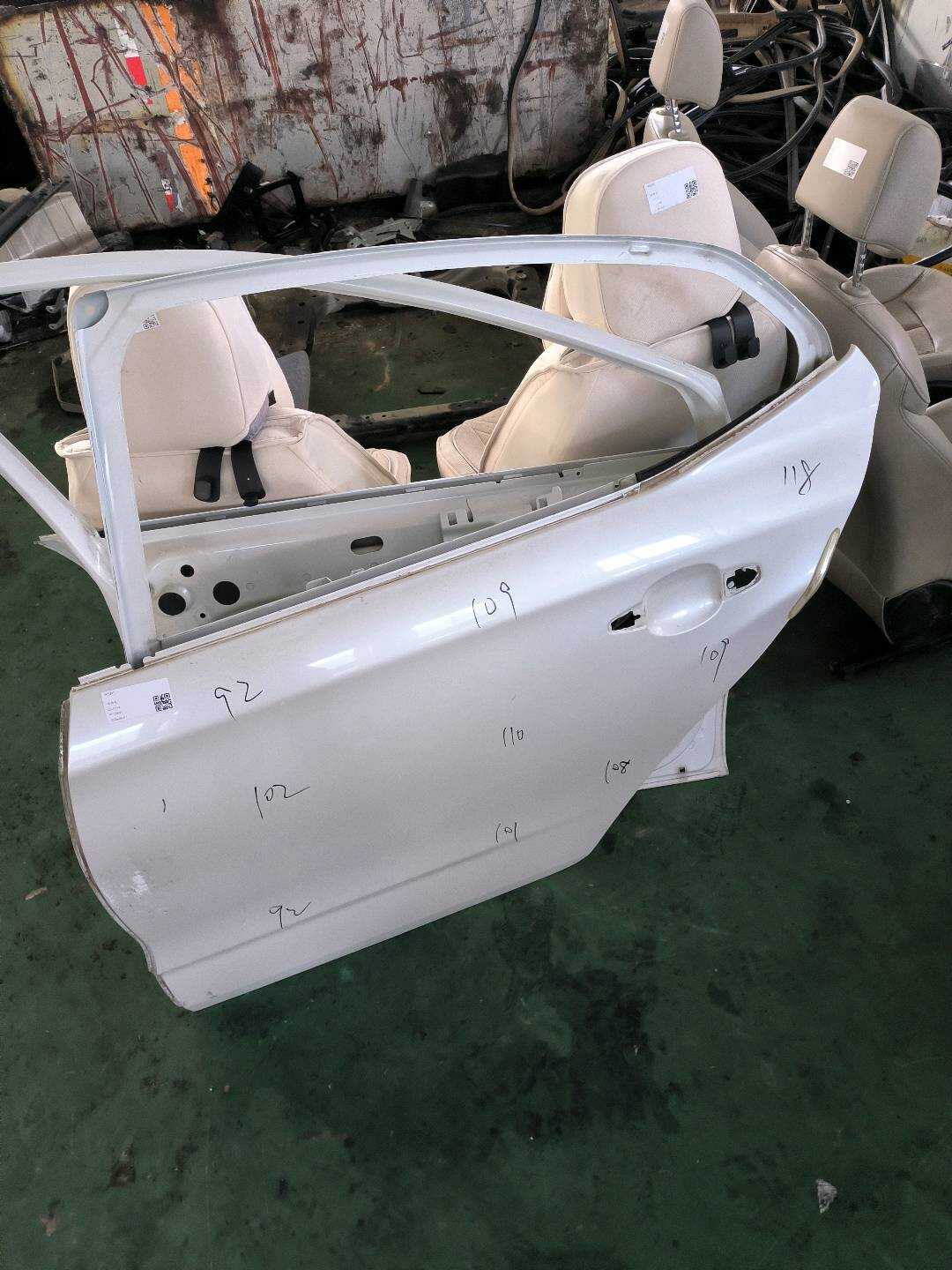 9435085080 后门壳(左)
