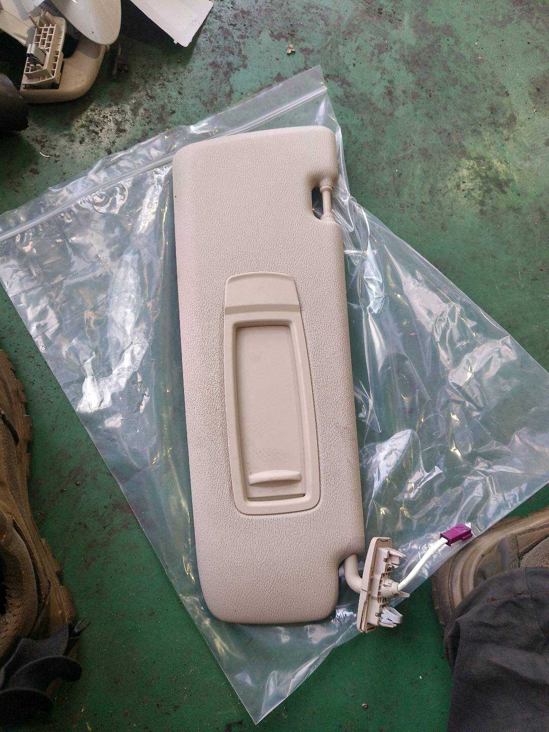 51167353960 Sun Visor, Right