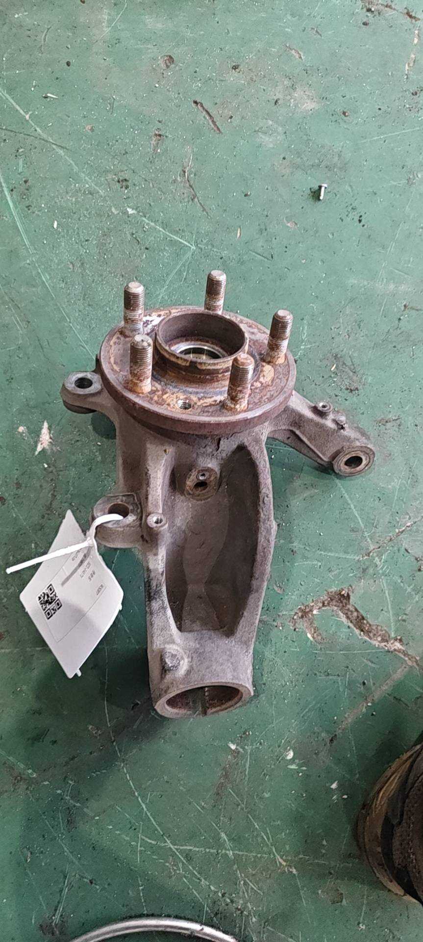 LR006858 Front Steering Knuckle, Right