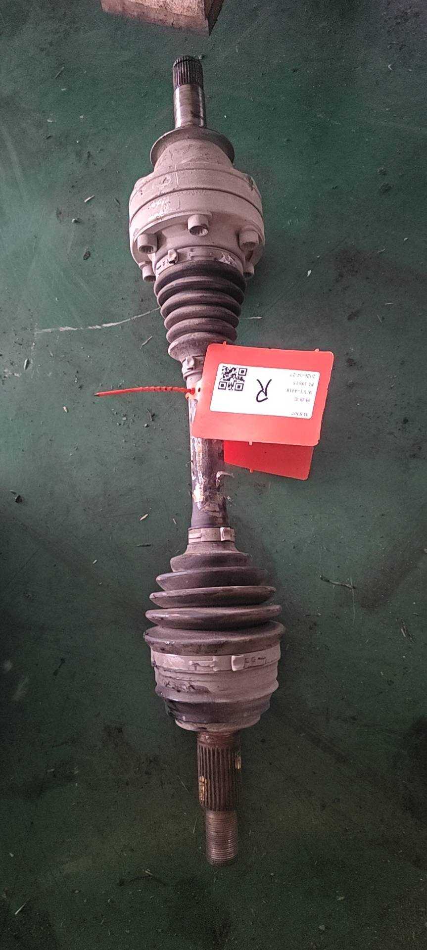 95834903812 前半轴(右)