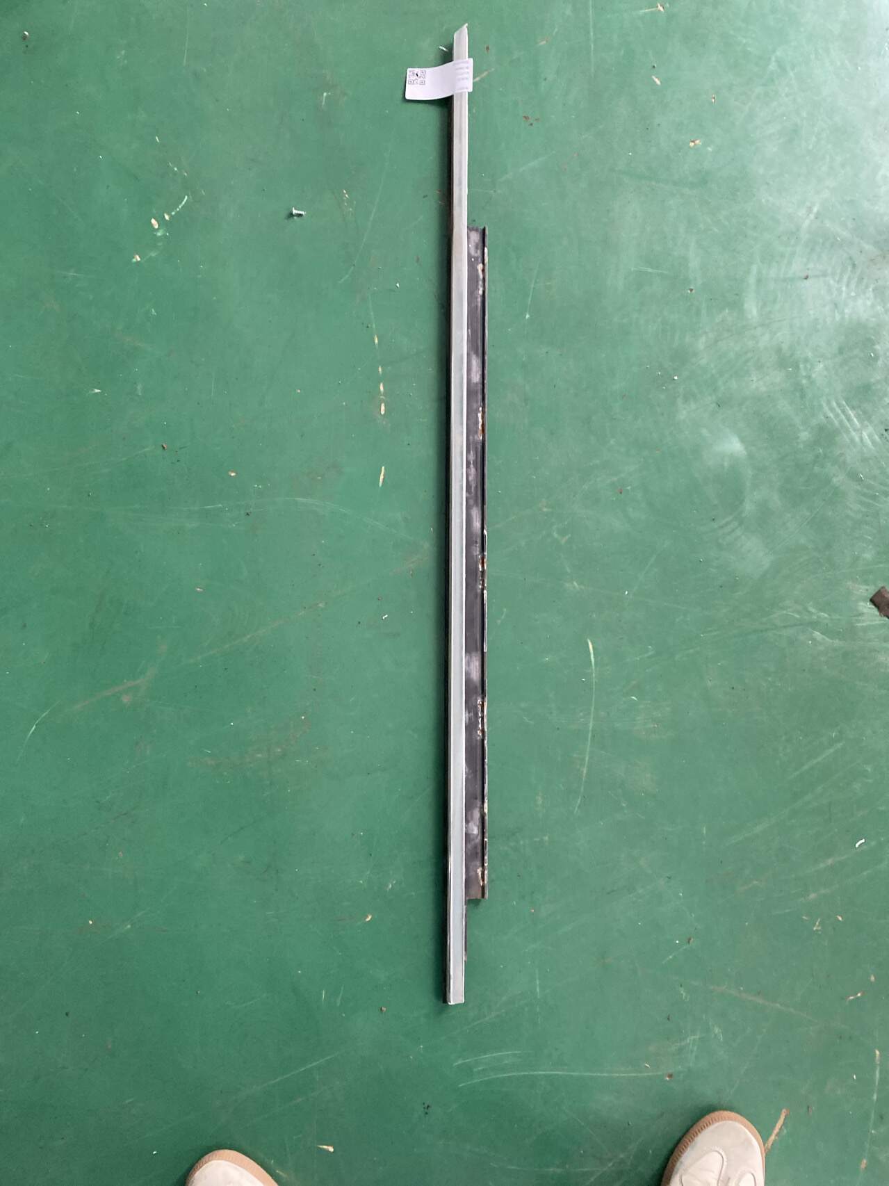 L8K0853284H2ZZ 前门玻璃压条(右外)
