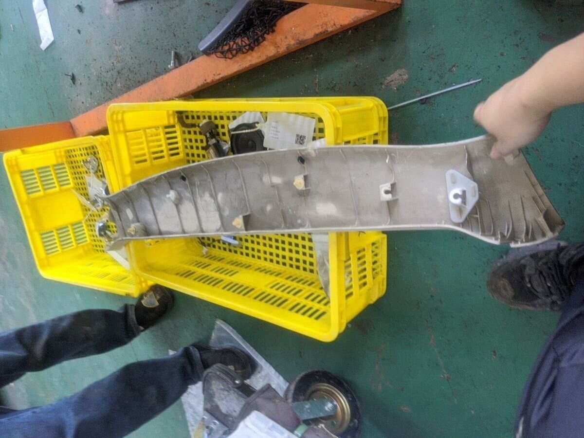 6478348080A0 尾盖内饰板(上)