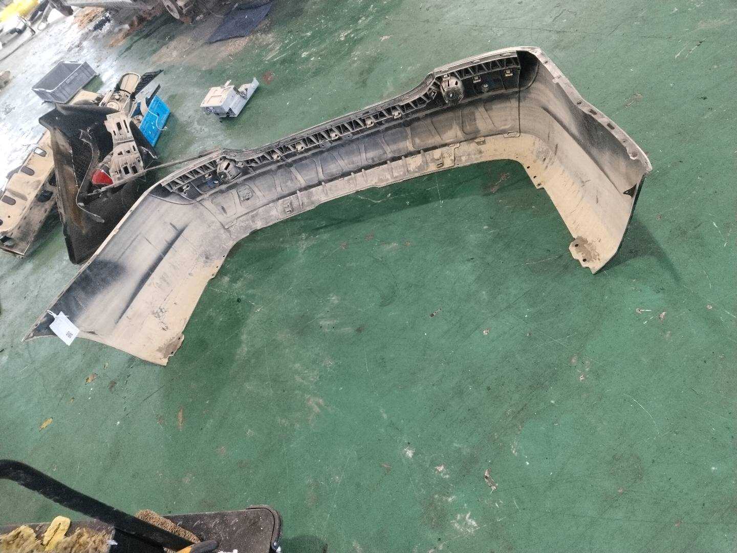 A22188003409197 后保险杠皮