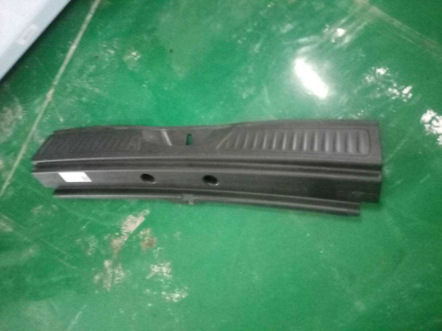 A24669000419H68 Rear Panel Trim