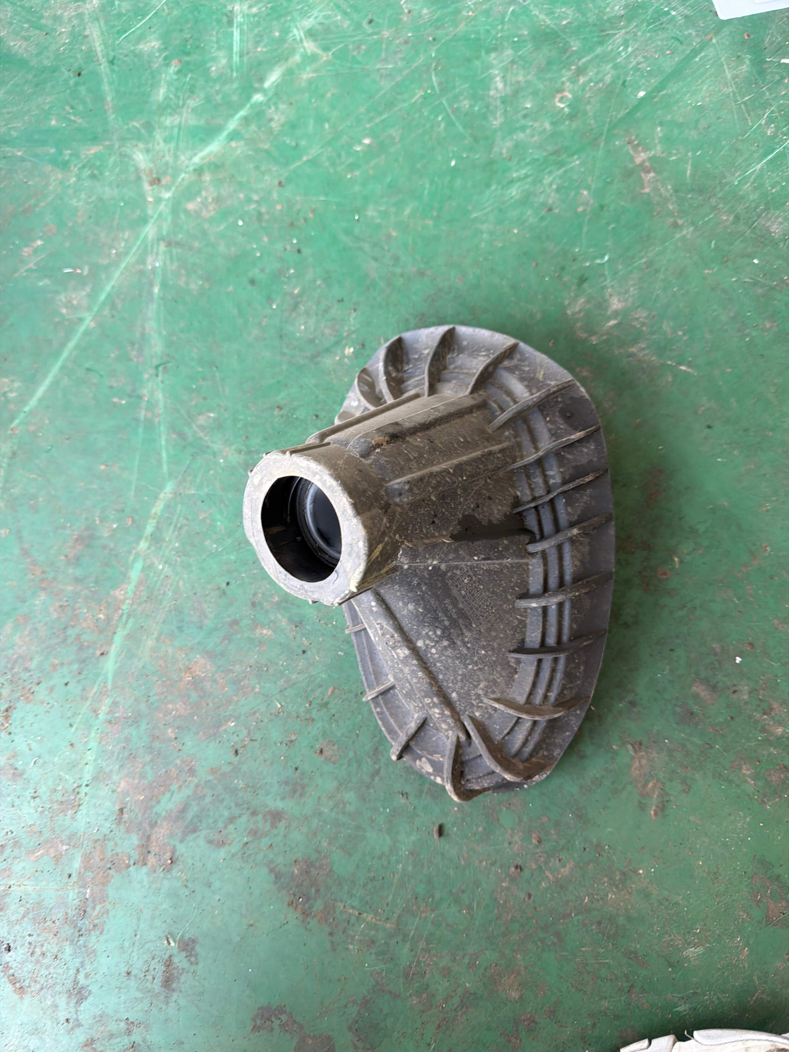 DG9C3D677AE 转向管柱防尘罩