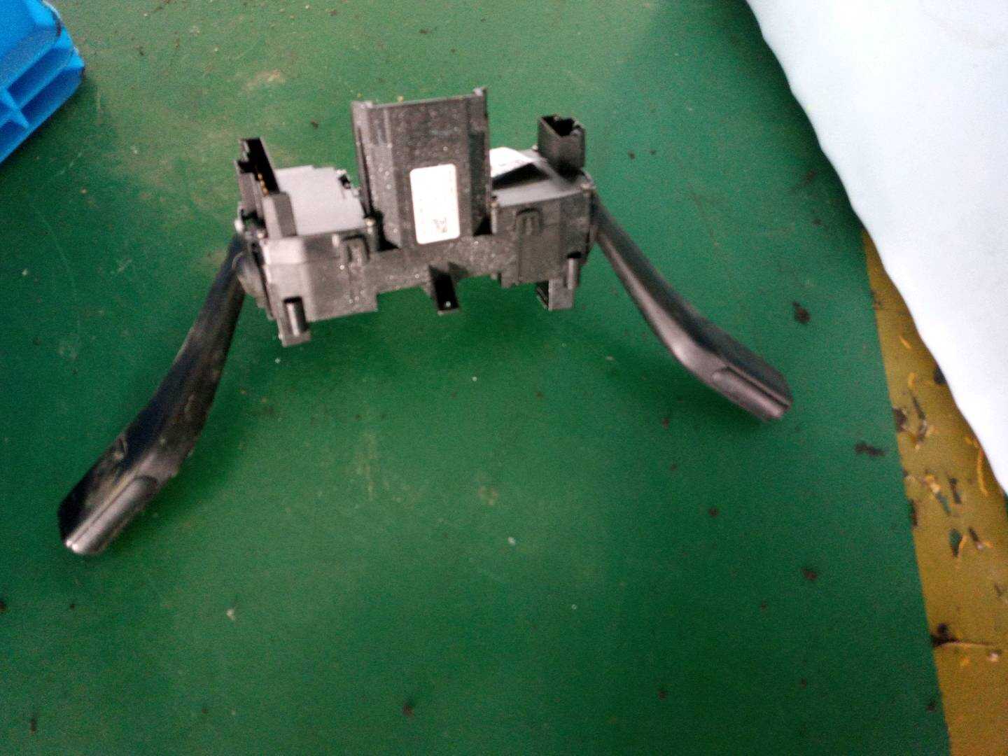 34D953513A 组合开关