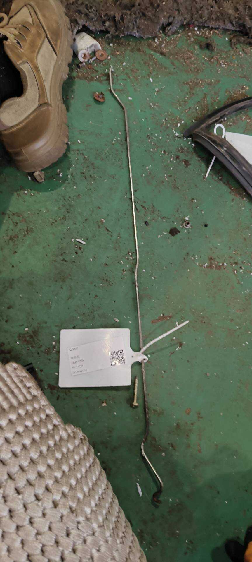 323839811C 后门内拉手拉线(左)