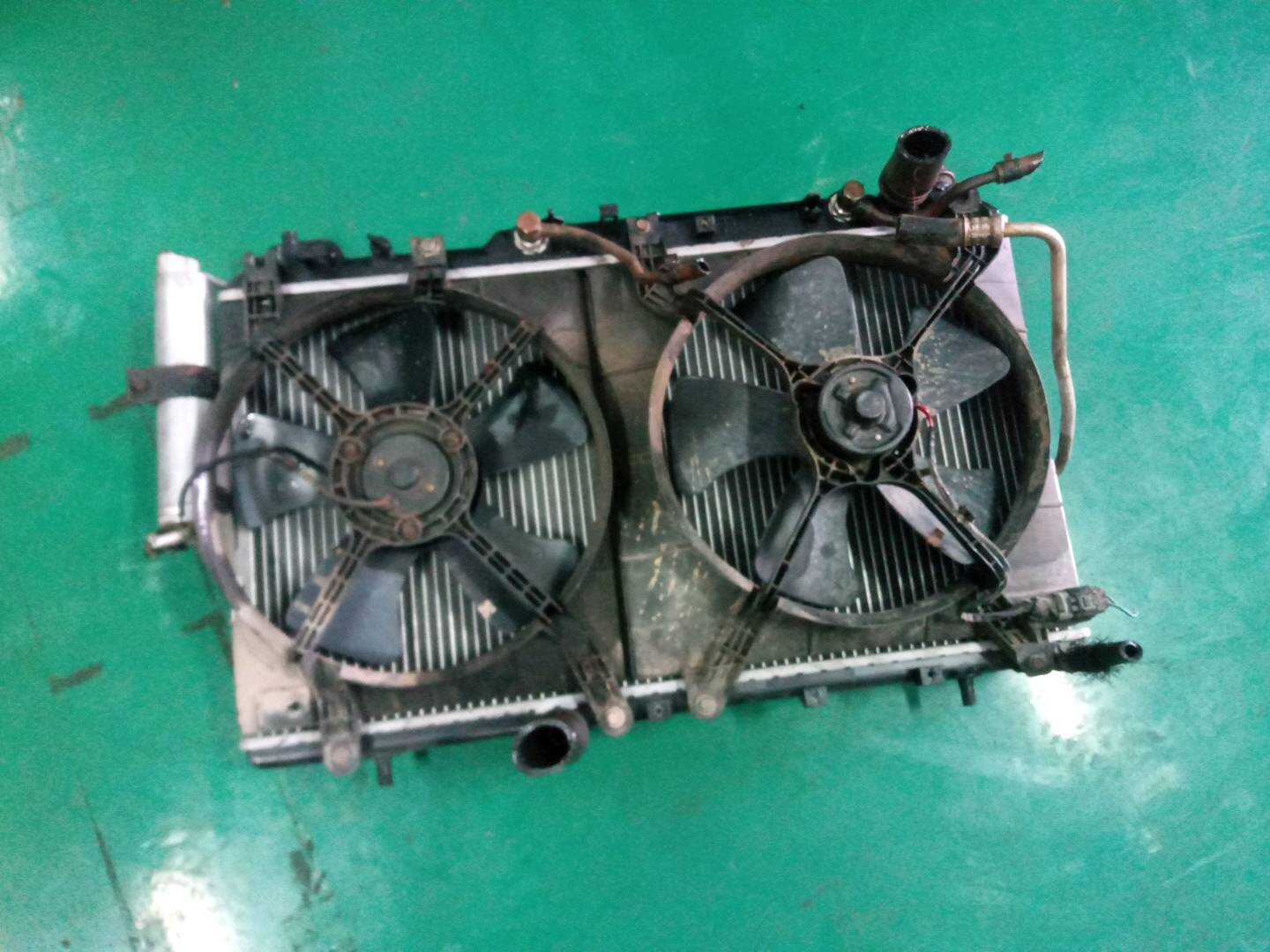 5484585 Radiator