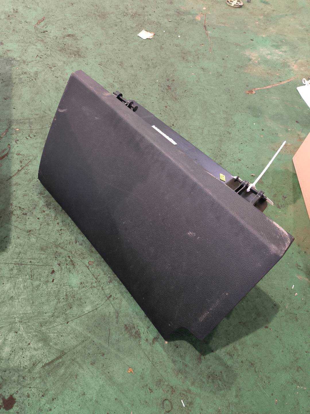 84510B3000RYN 仪表台杂物箱