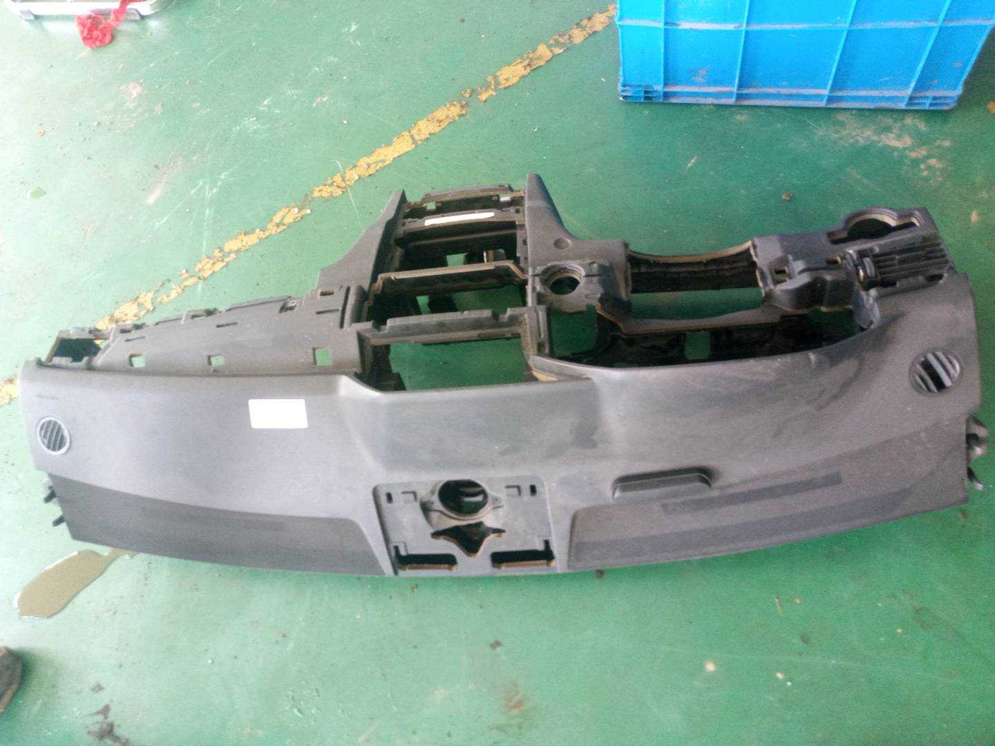 A20468049879G71 仪表台壳