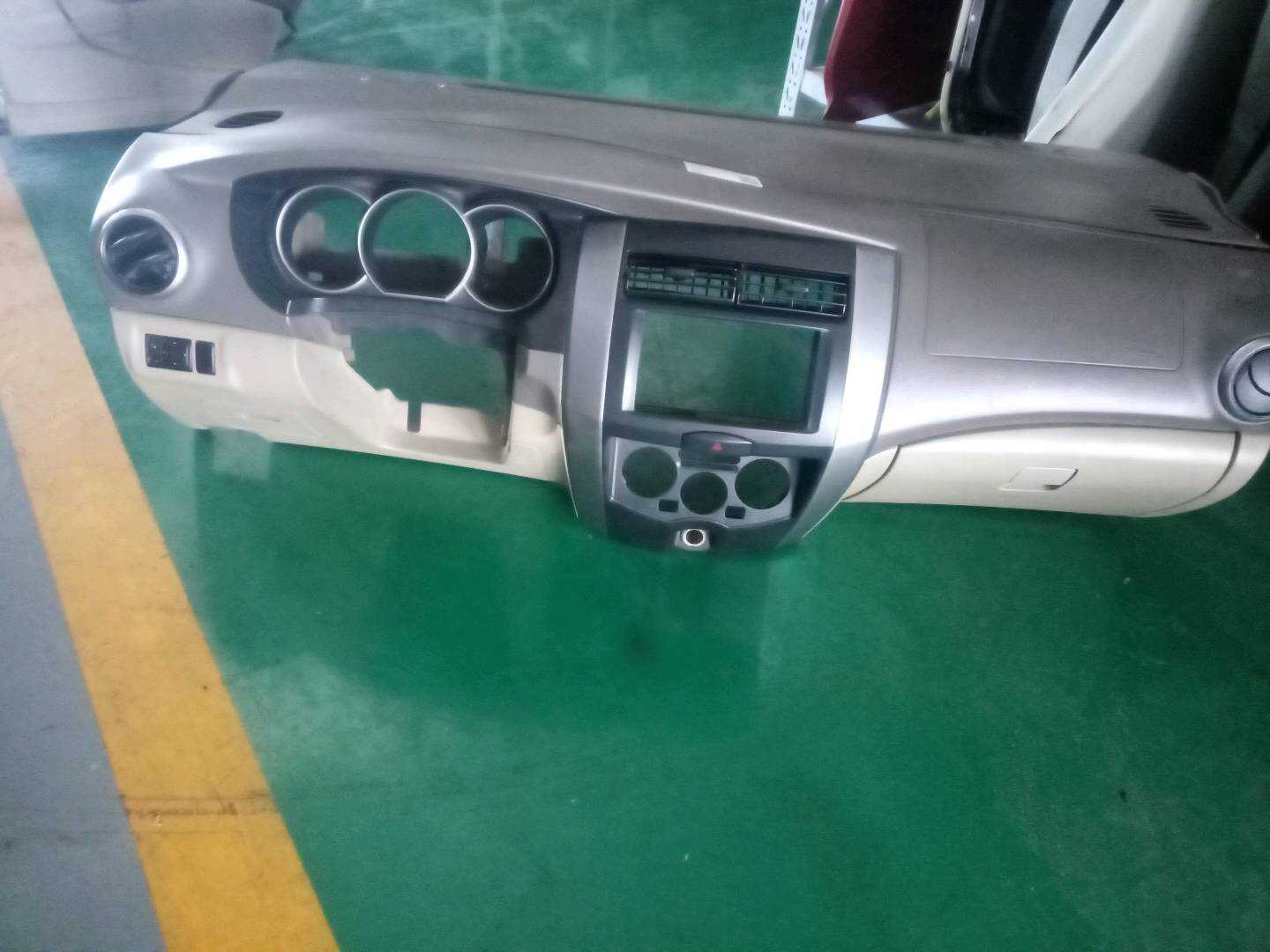 68100CJ10A 仪表台壳