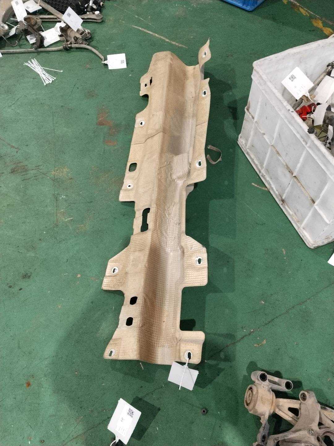 51489806531 隔热 变速箱传动轴盖板