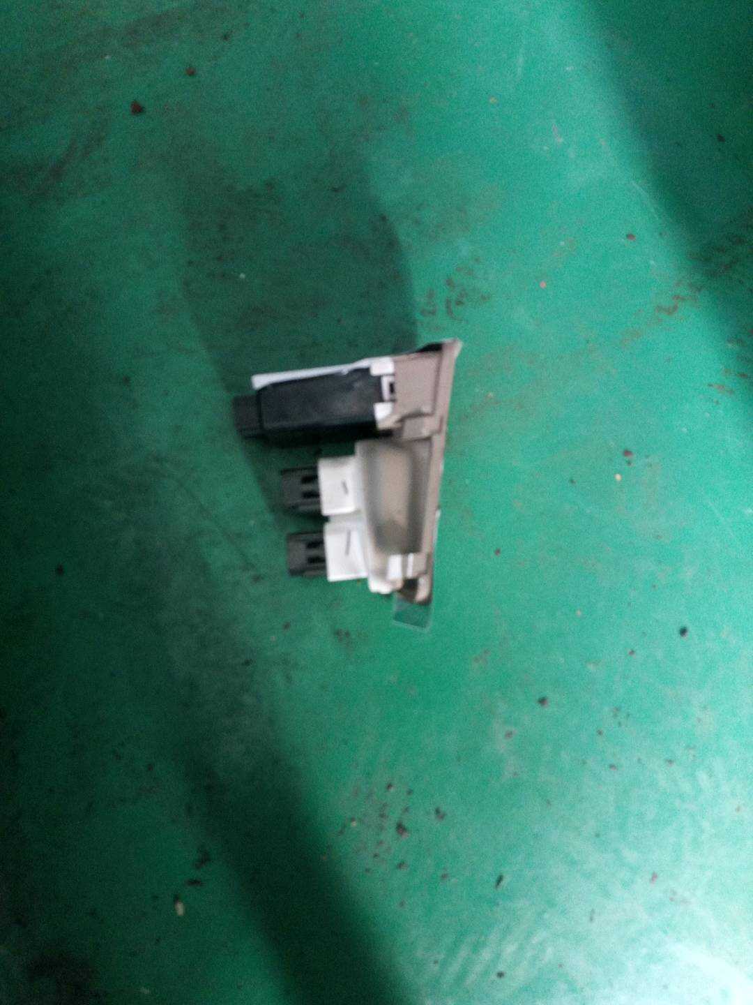 937551F000EZ 仪表台预留开关盖板