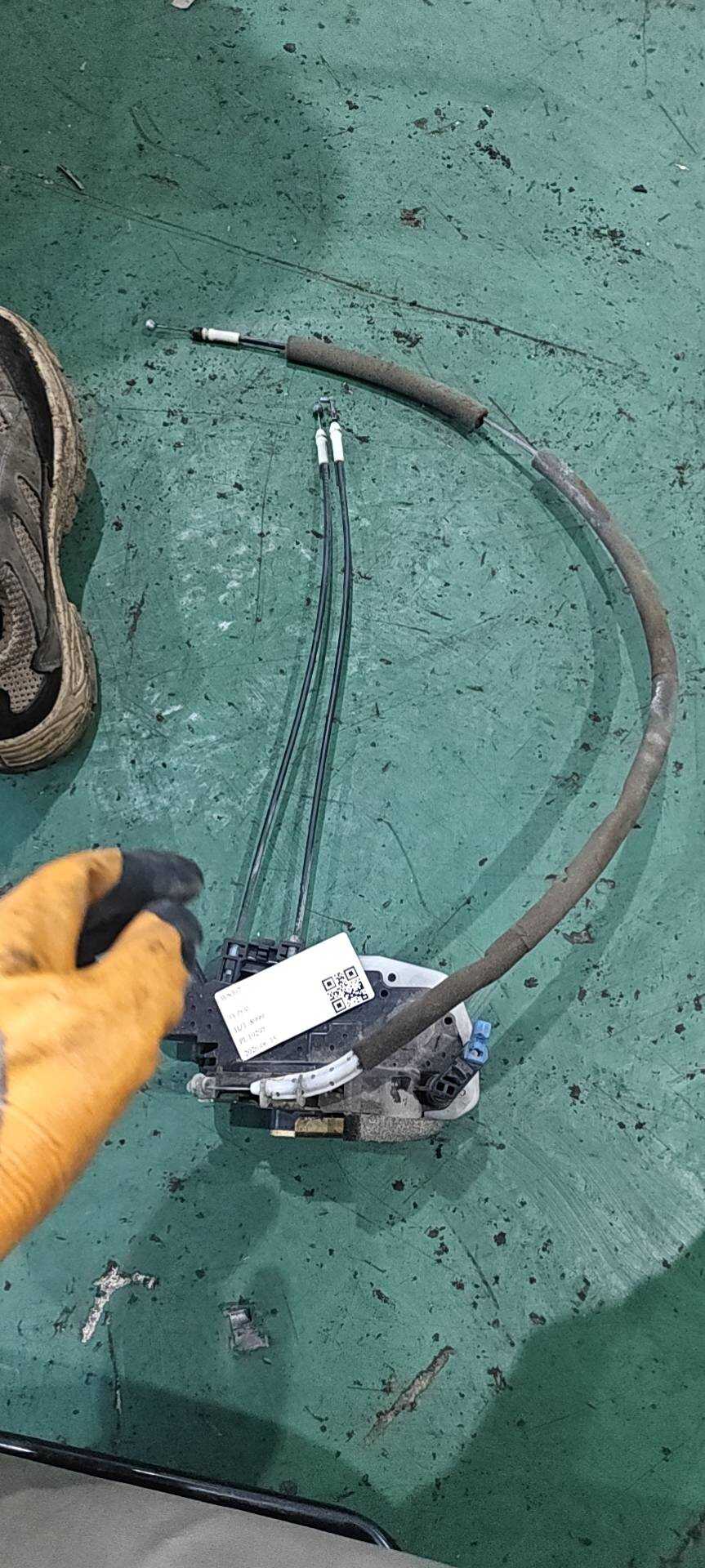 80501EW800 前门锁总成(左)