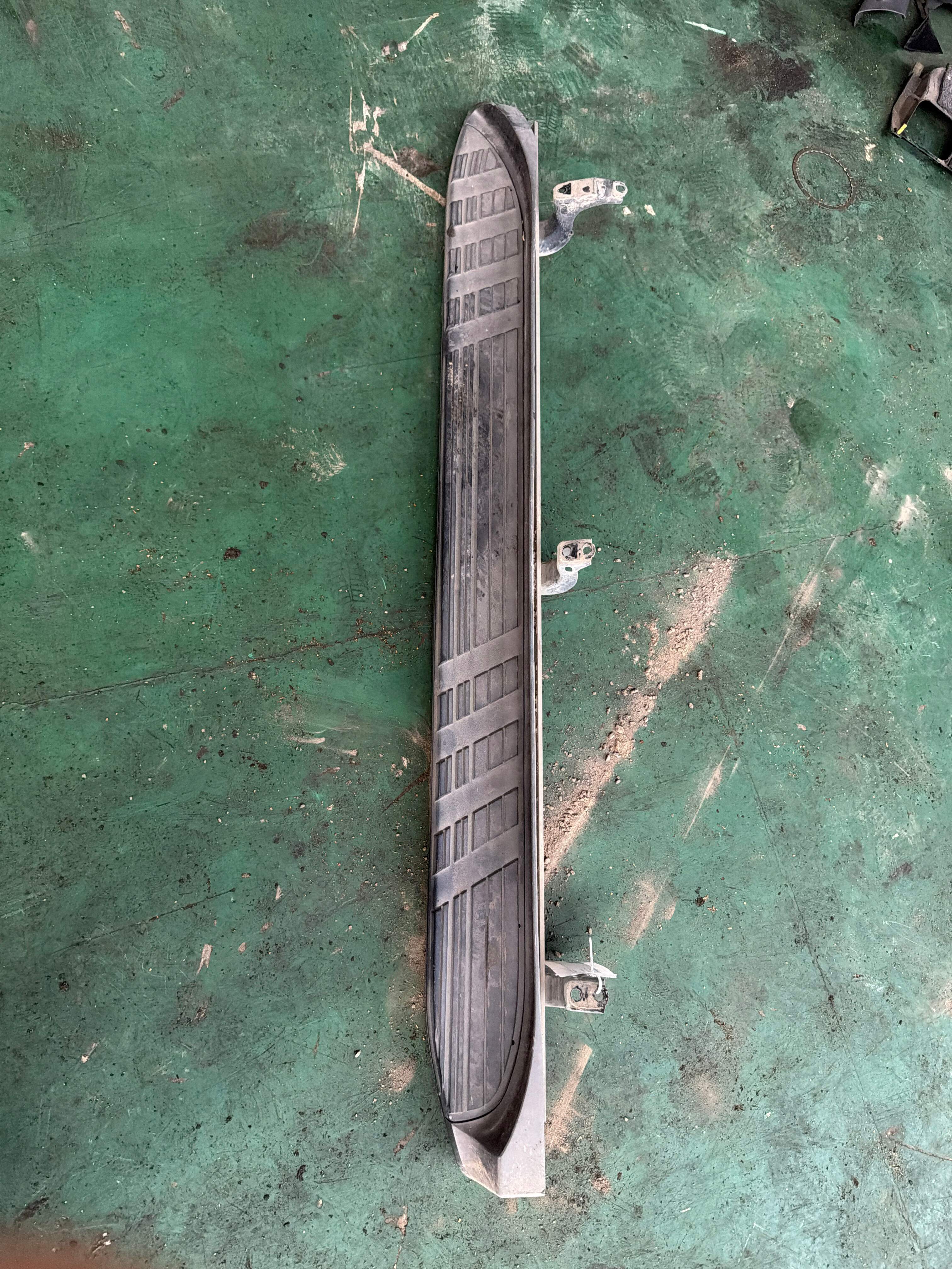 517820G011 左踏脚板总成