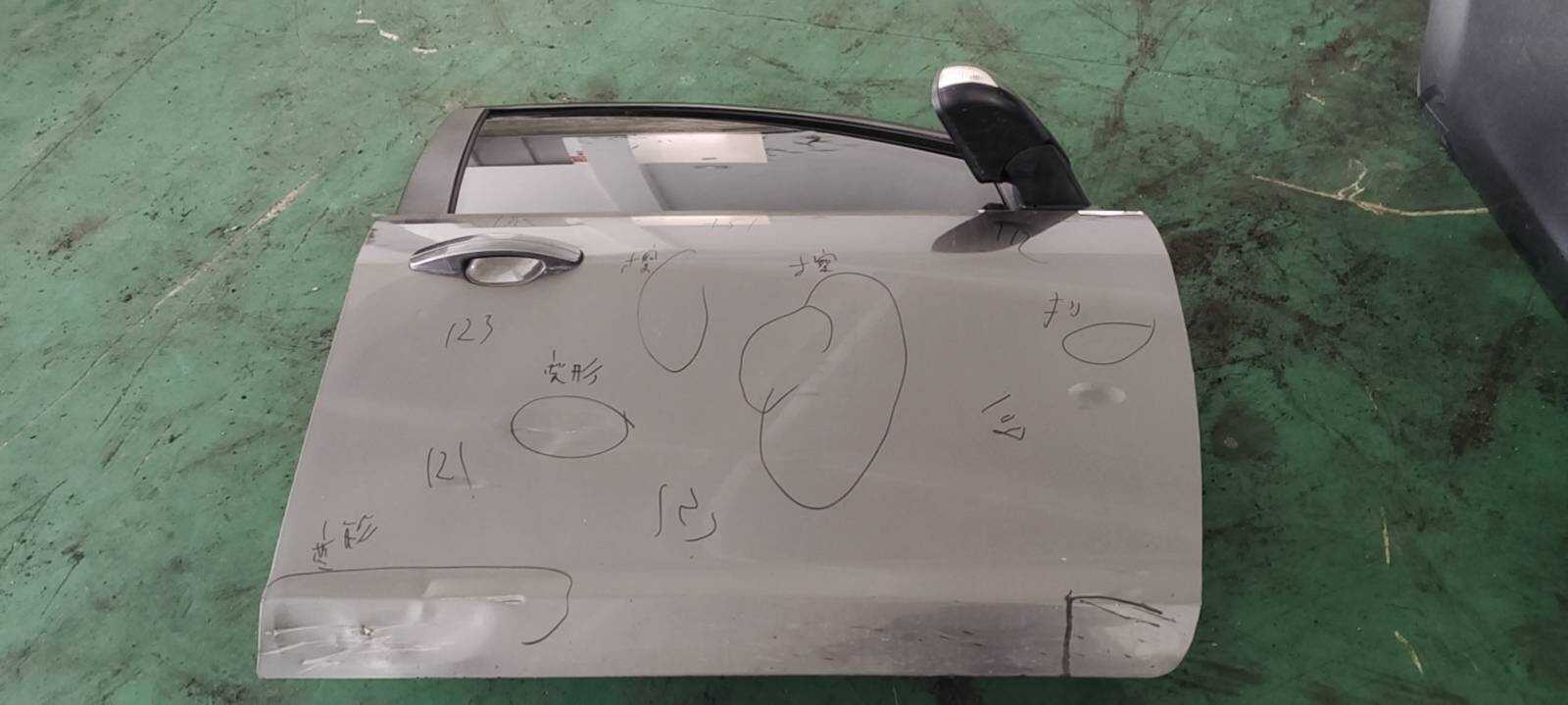 P8M59A20122AB 前门壳(右)