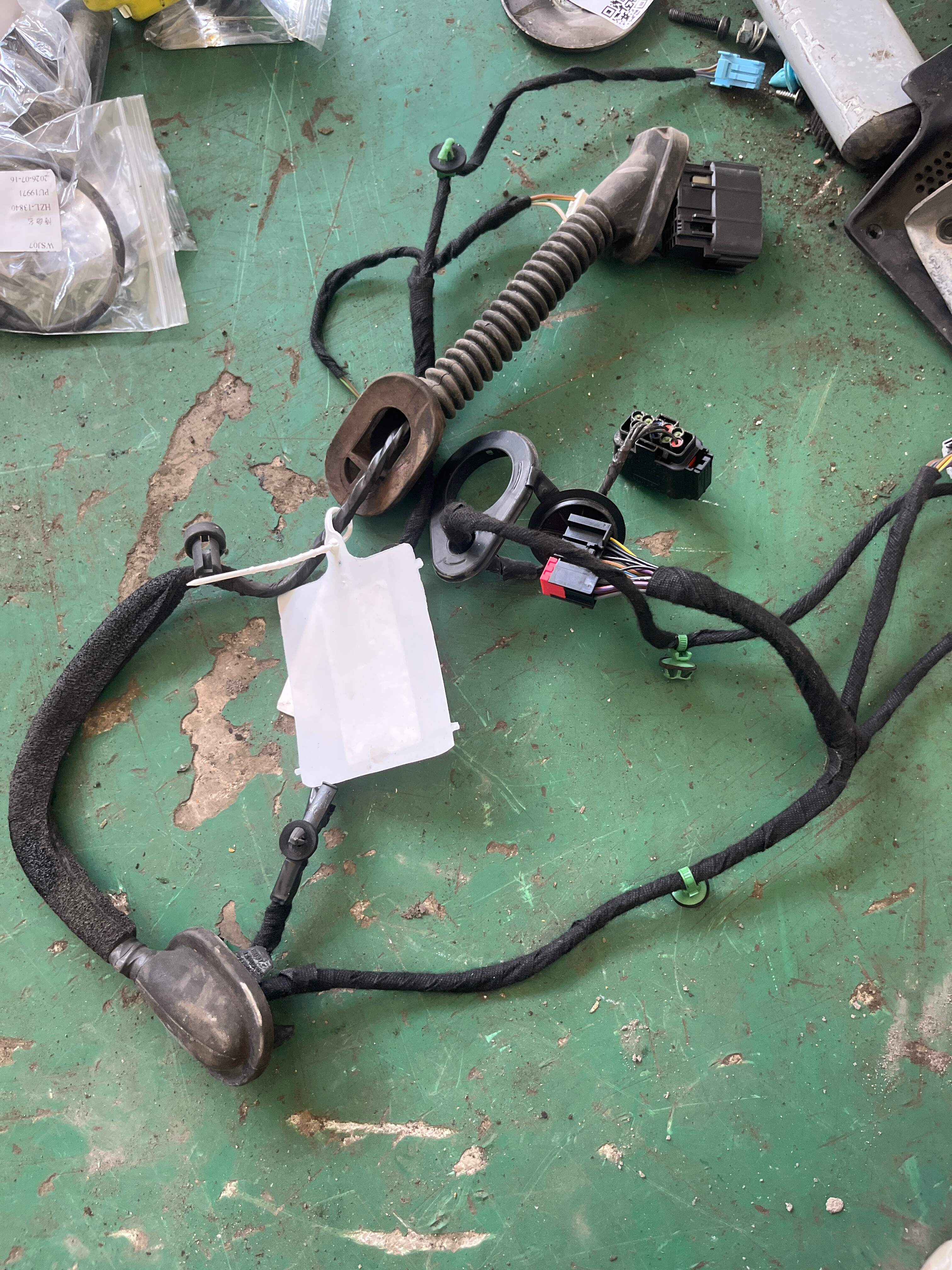 LR040074 Bracket
