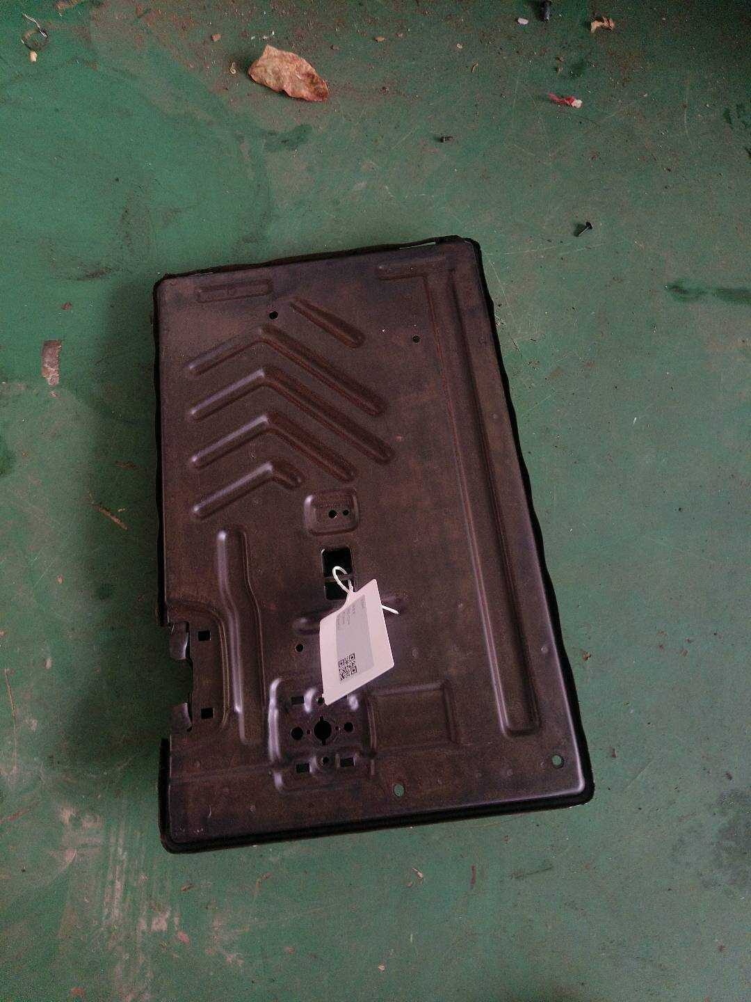 52207235435 后座椅靠背骨架(右)