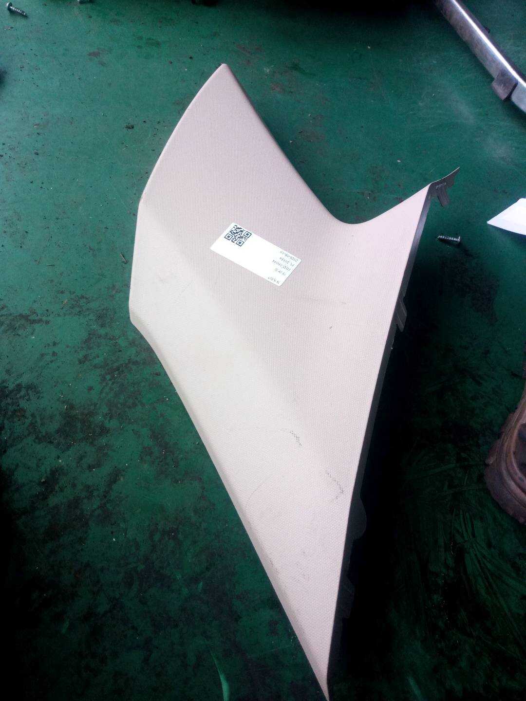 51437344215 D柱内衬(左)