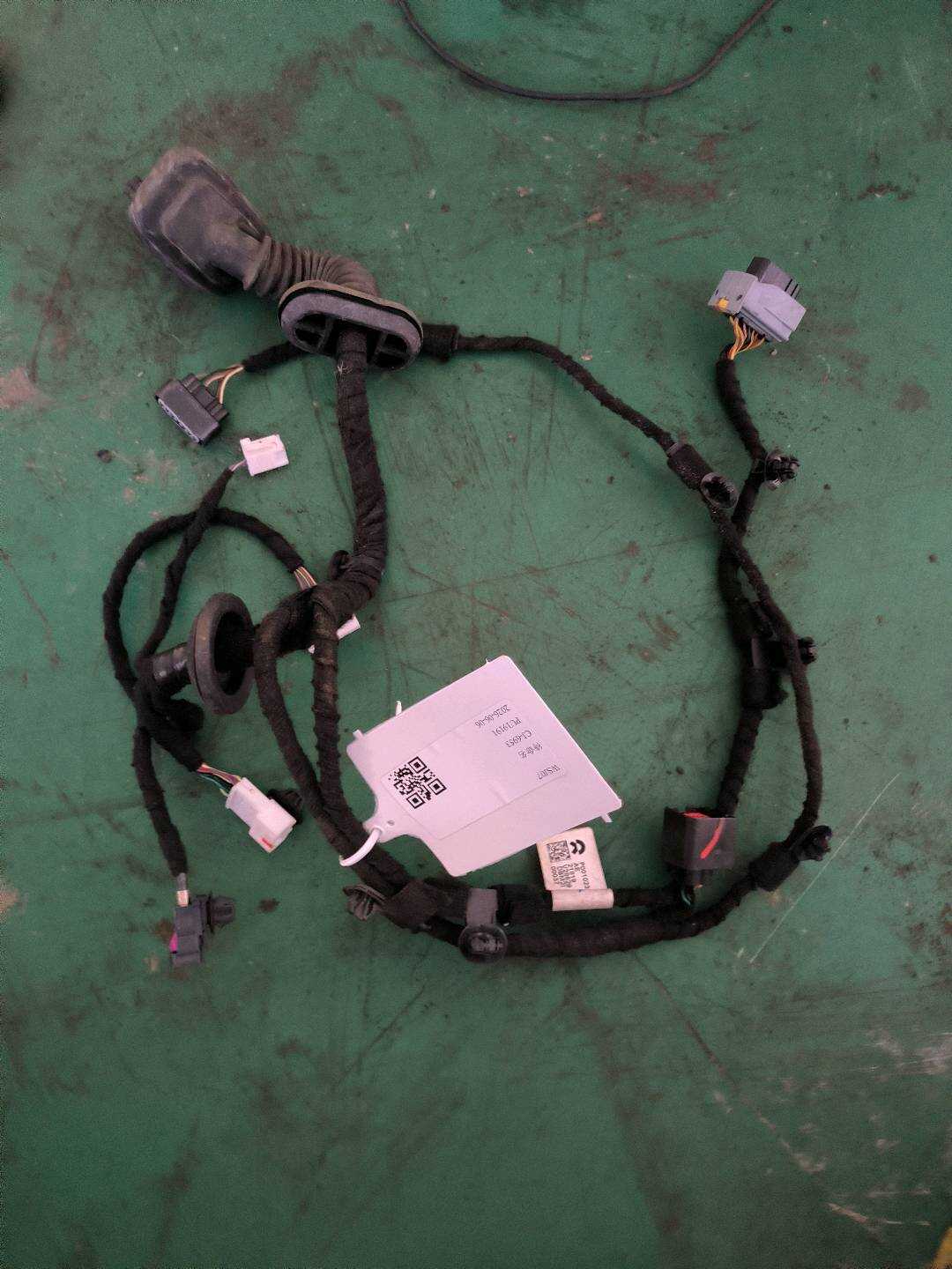 P0010232AE Right Front Door Wiring Harness Assembly