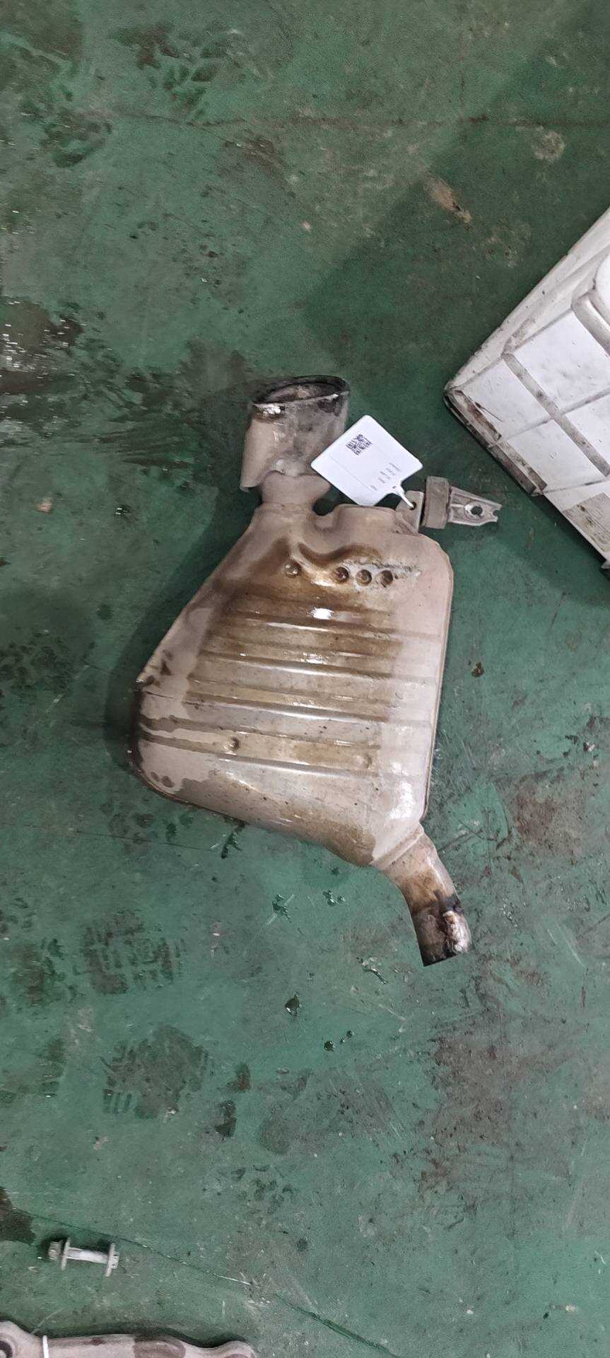 L8RD253609D 排气管（左后）