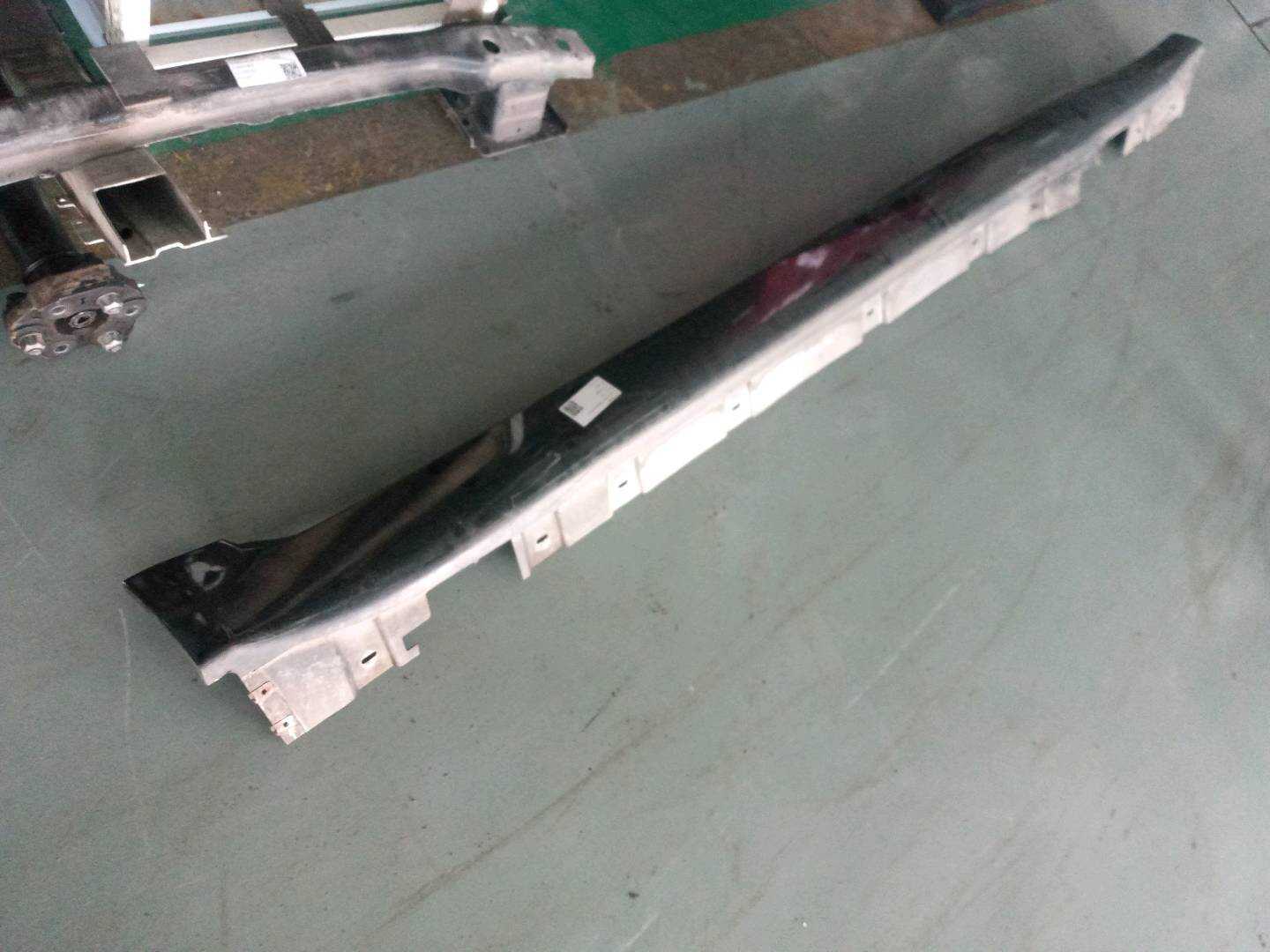 51777225924 底大边（右）