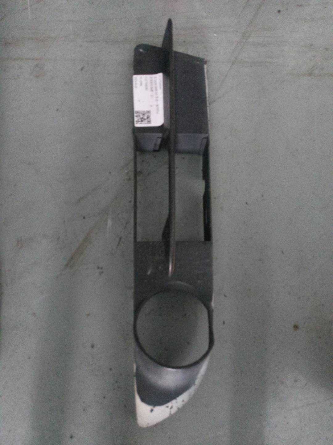 51117049243 前保险杠格栅(左)